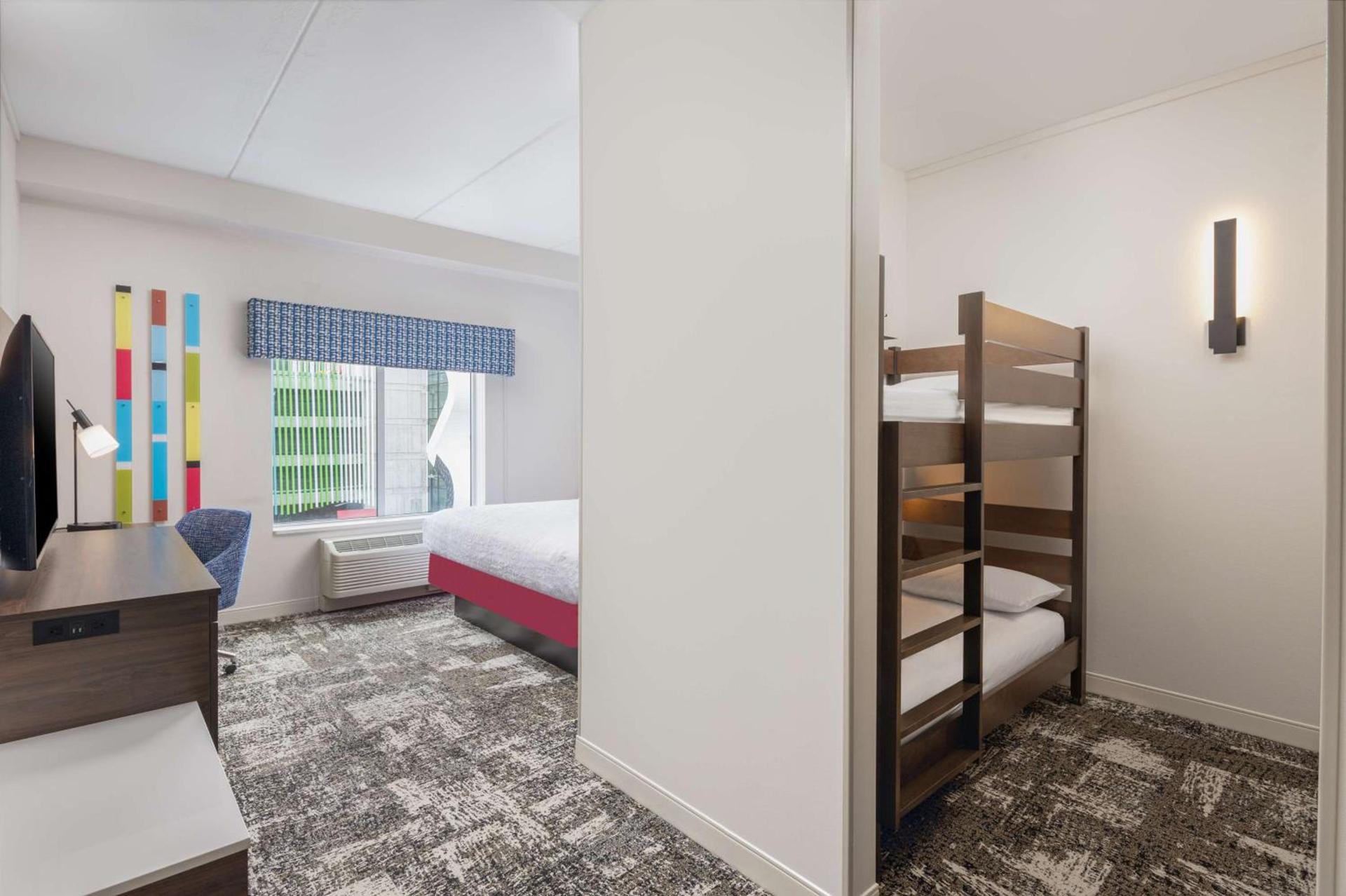 Hampton Inn & Suites Rochester Downtown photo 28