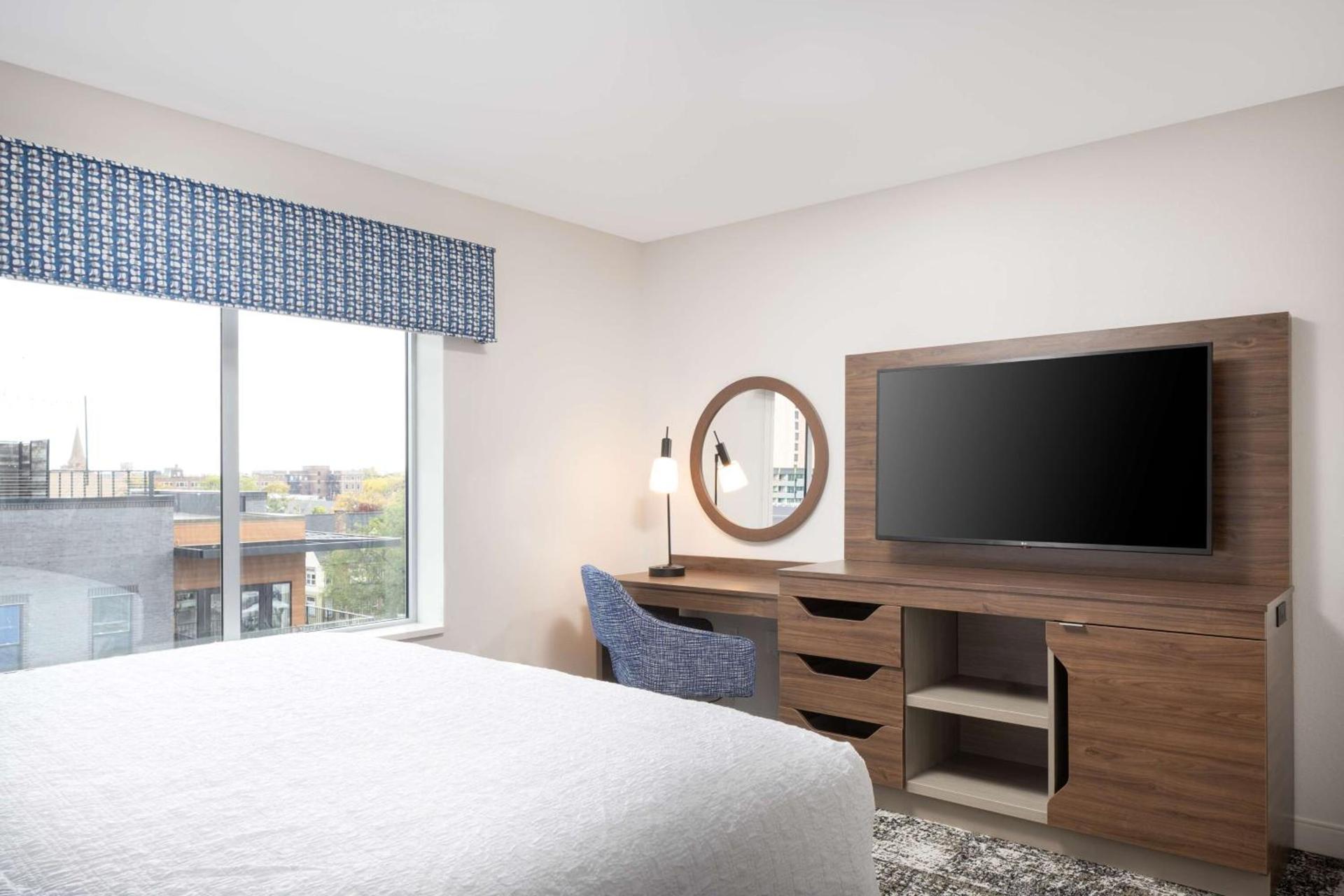 Hampton Inn & Suites Rochester Downtown photo 44