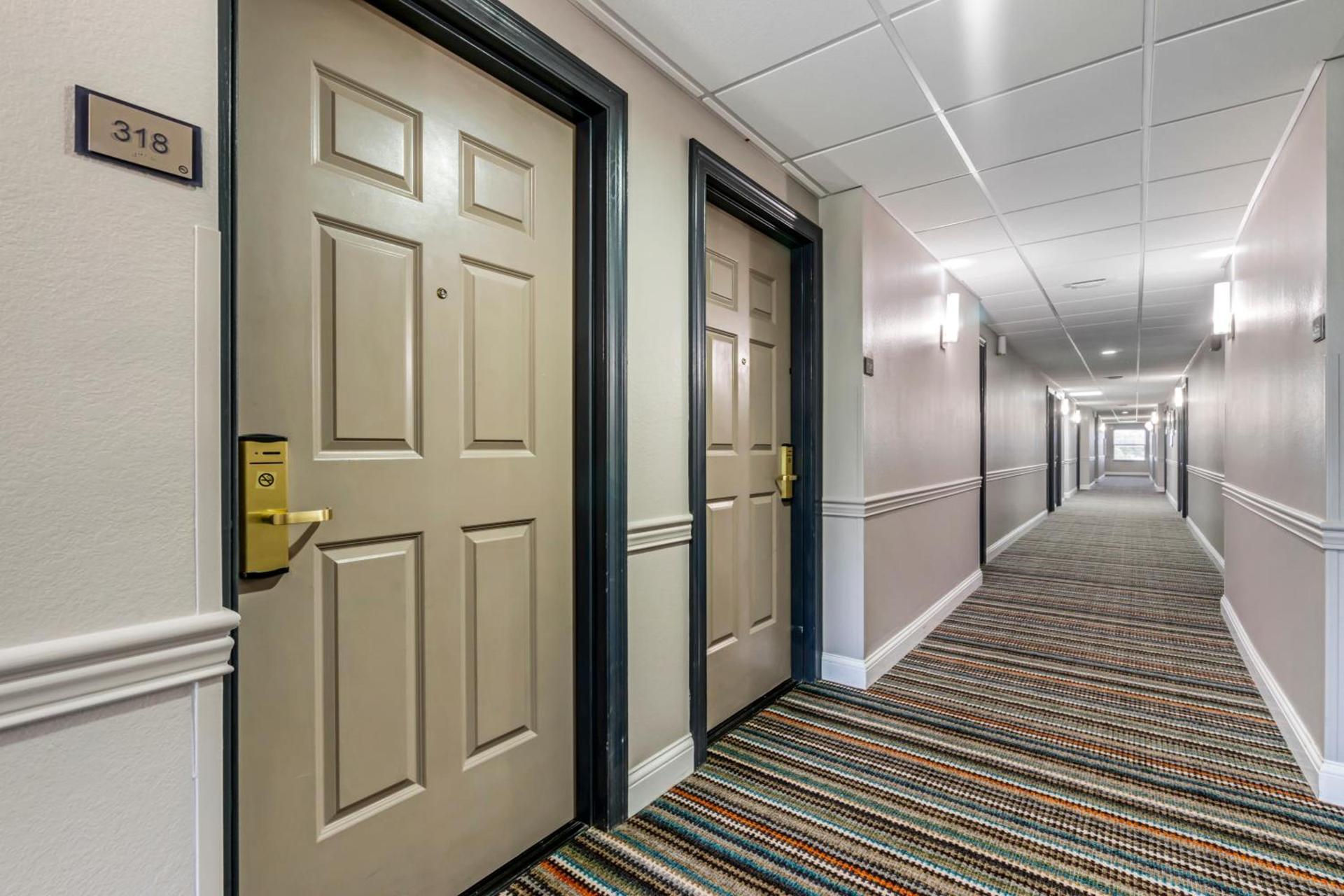 Country Inn & Suites by Radisson, Tampa Airport North, FL photo 41