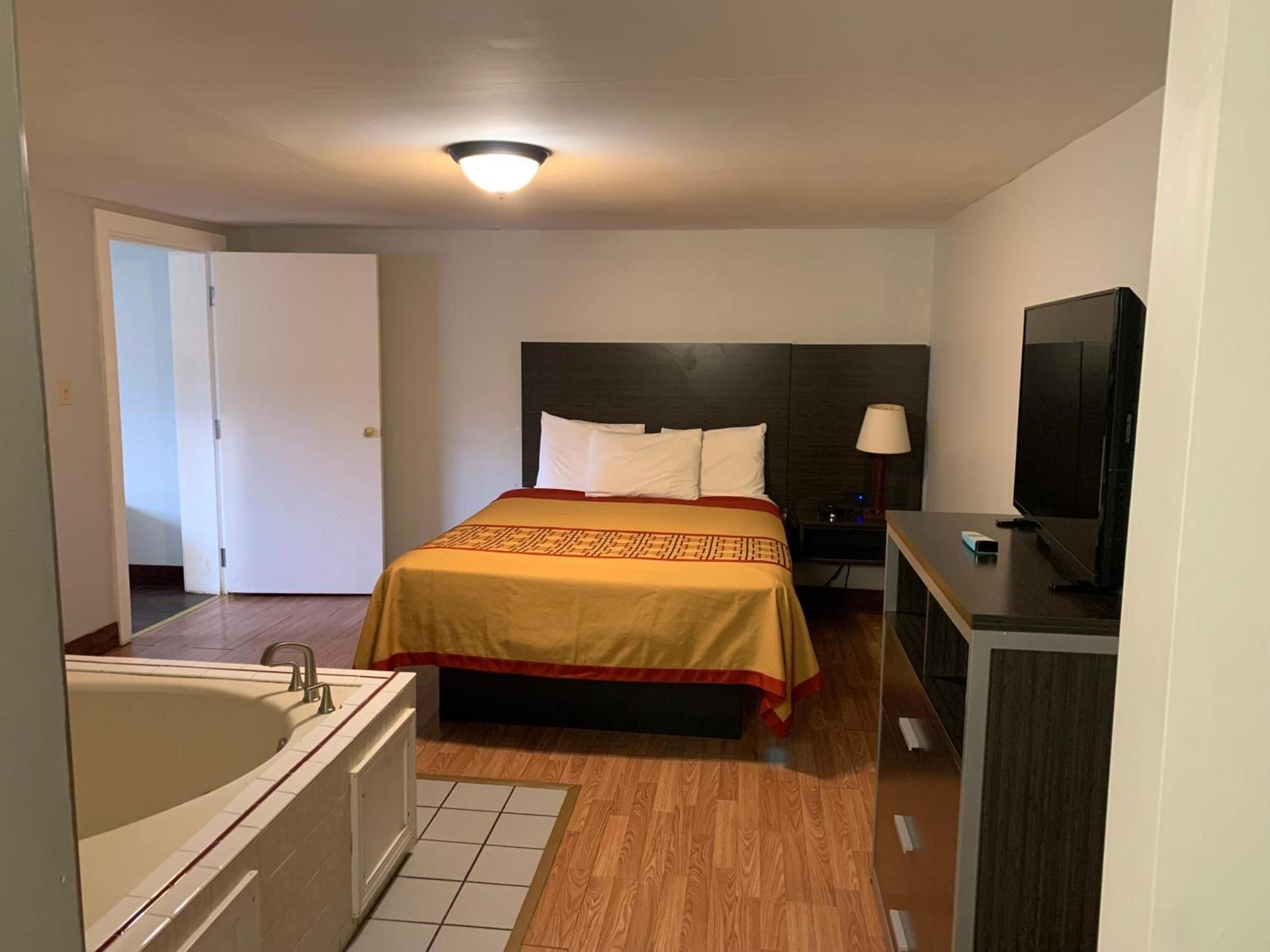 Pigeon Forge Parkway Inn photo 35
