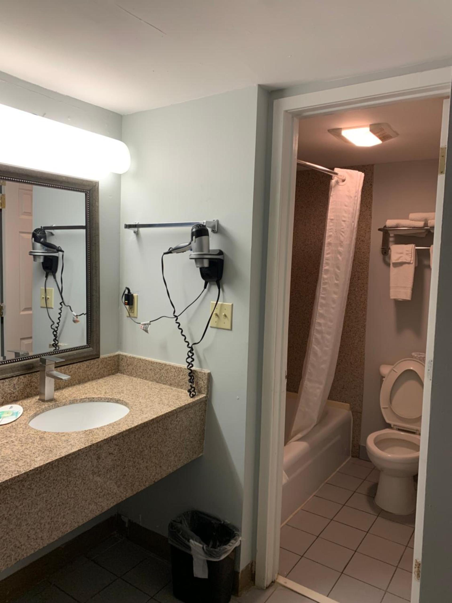 Pigeon Forge Parkway Inn photo 36