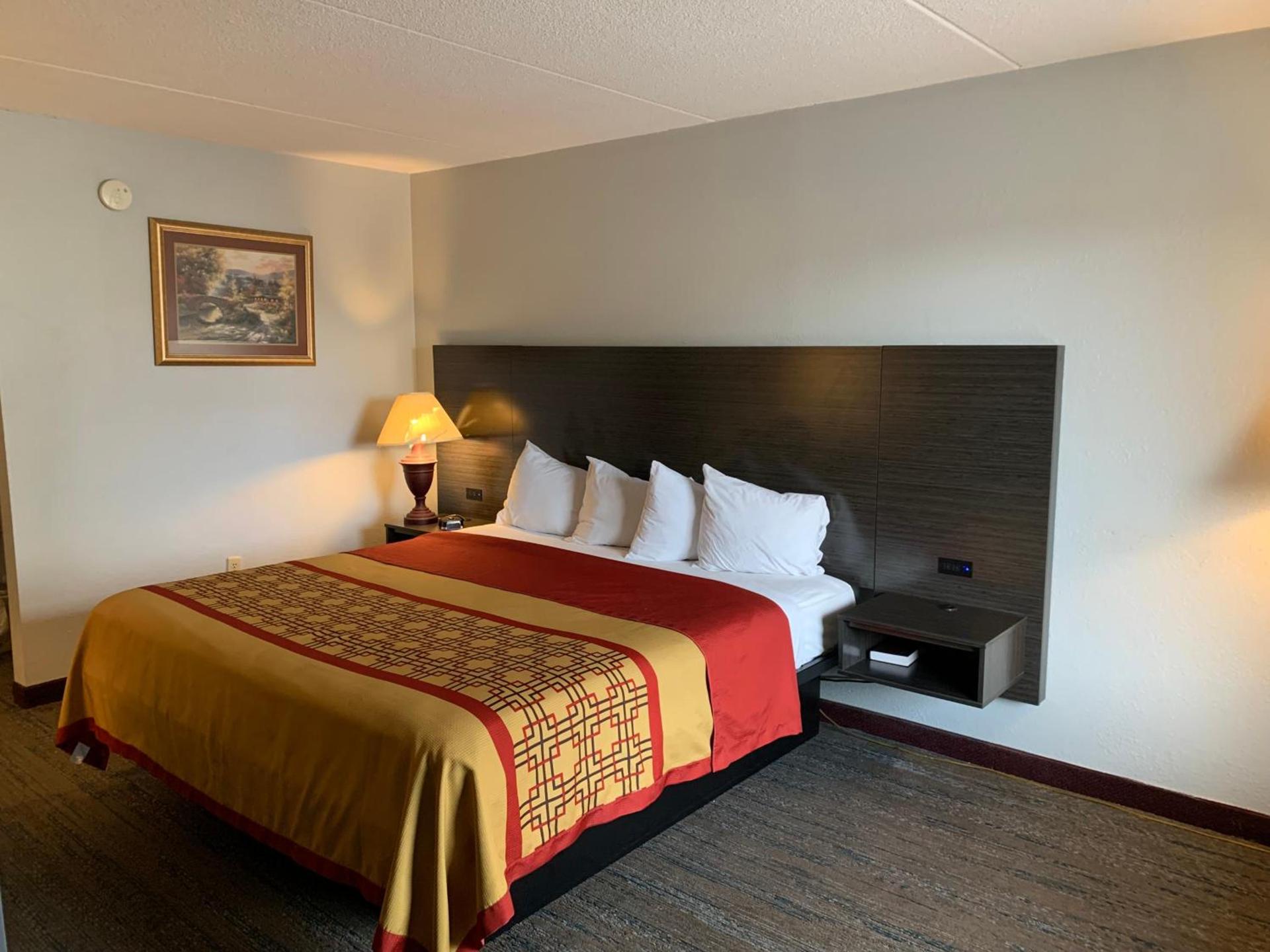 Pigeon Forge Parkway Inn photo 2