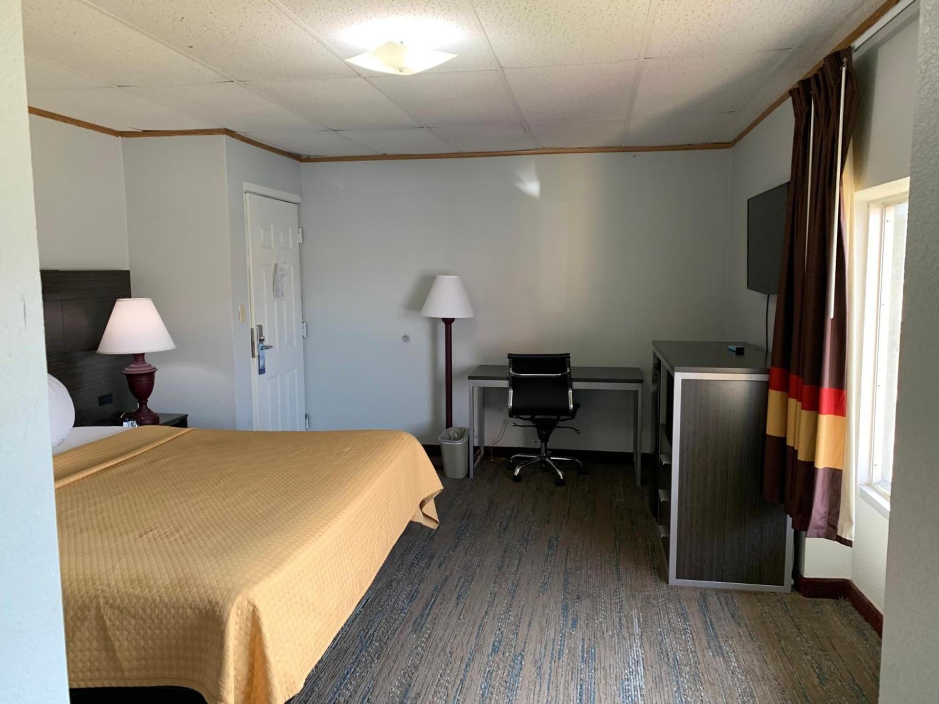 Pigeon Forge Parkway Inn photo 43