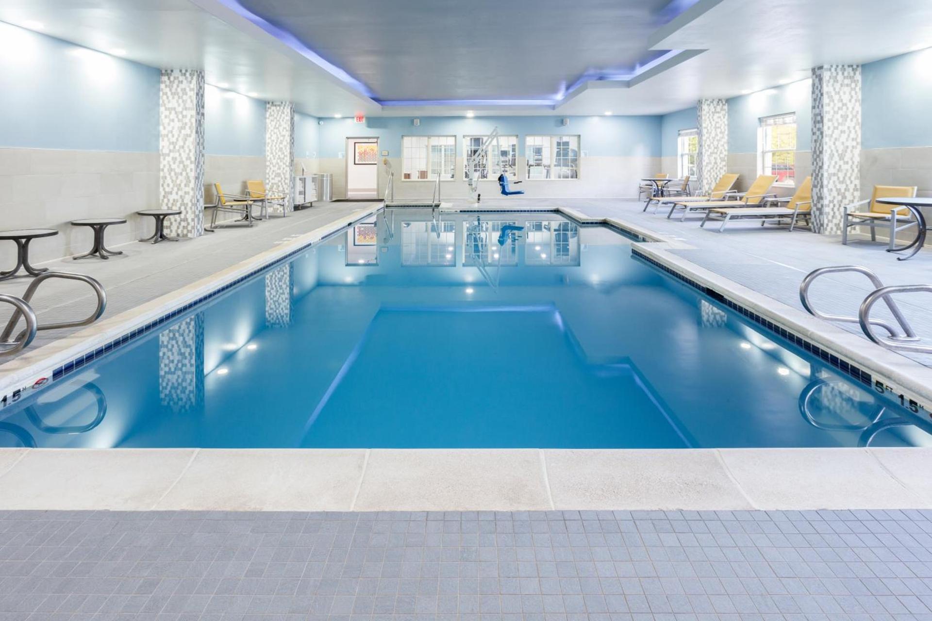 Holiday Inn Express & Suites Williamsburg by IHG photo 8