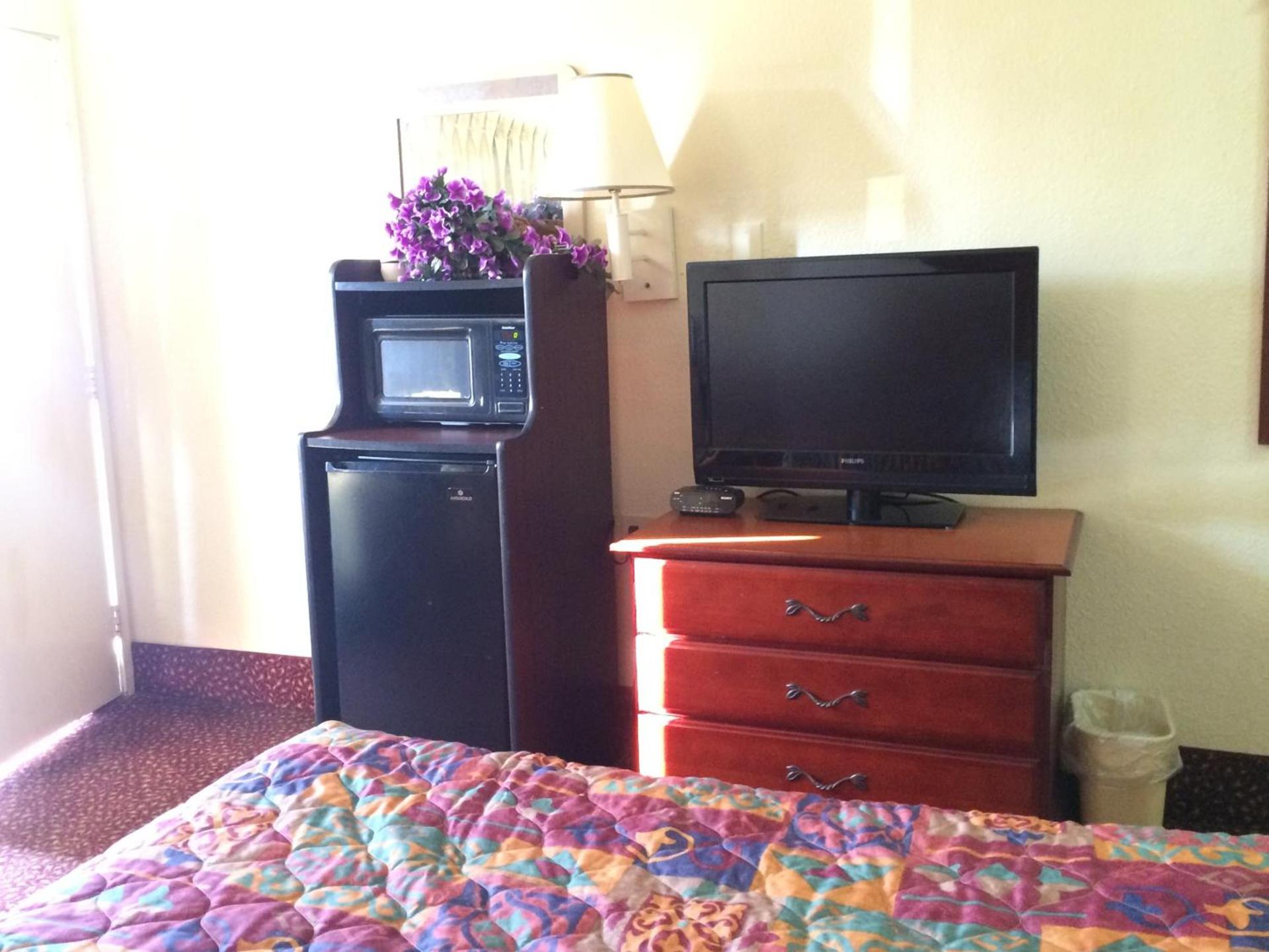 Carpet Inn photo 28