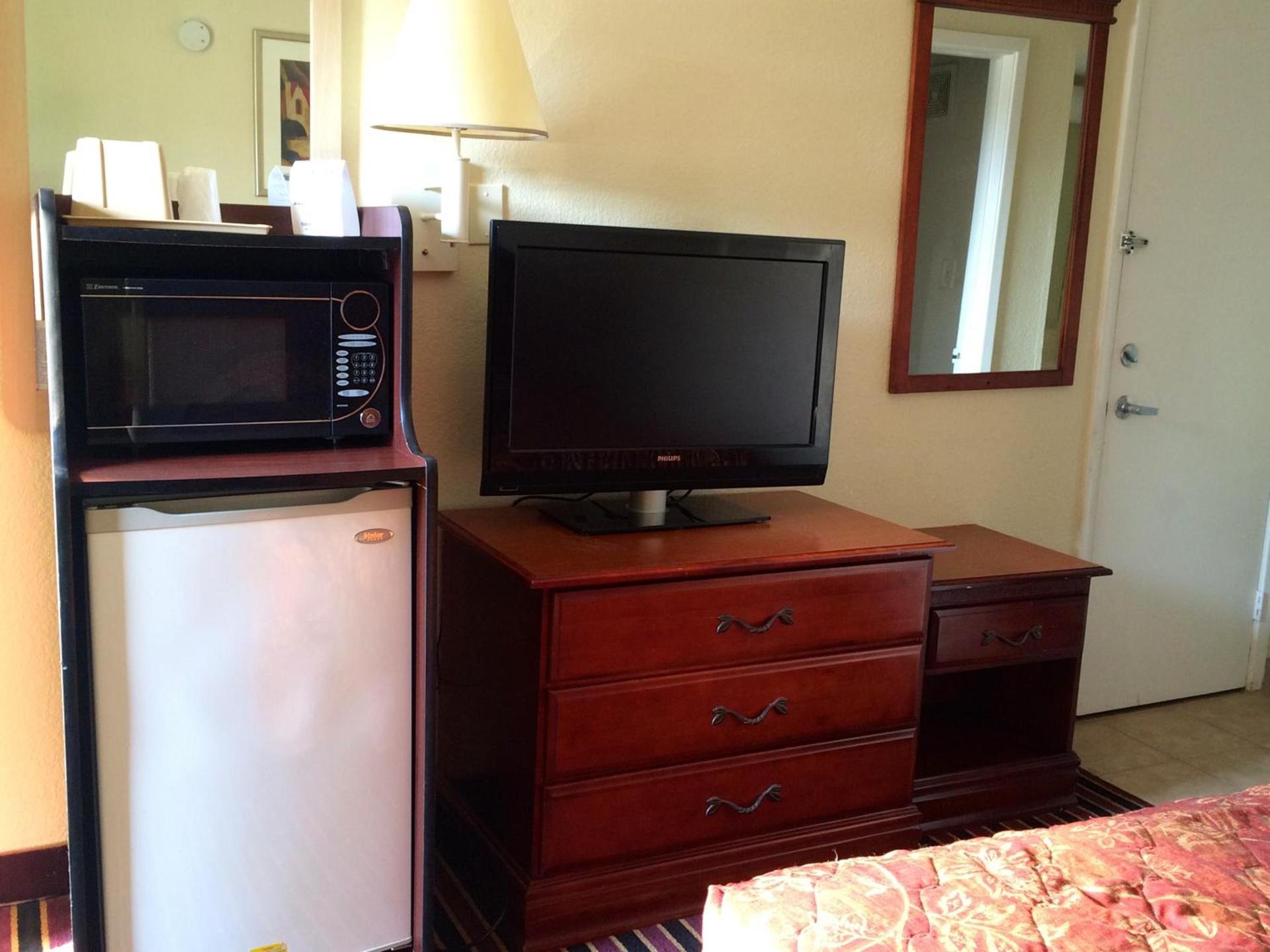 Carpet Inn photo 32