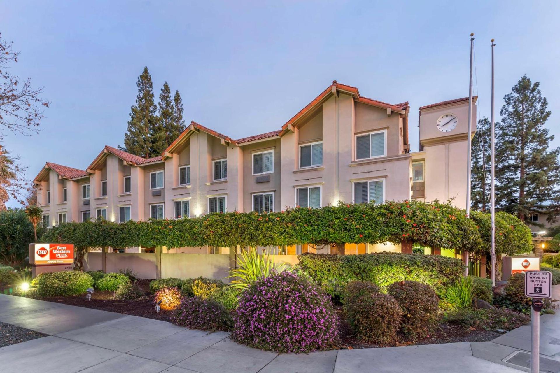 Best Western Plus Airport Plaza photo 1