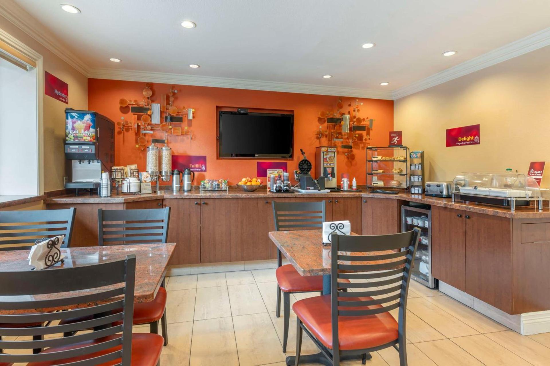Best Western Plus Airport Plaza photo 17