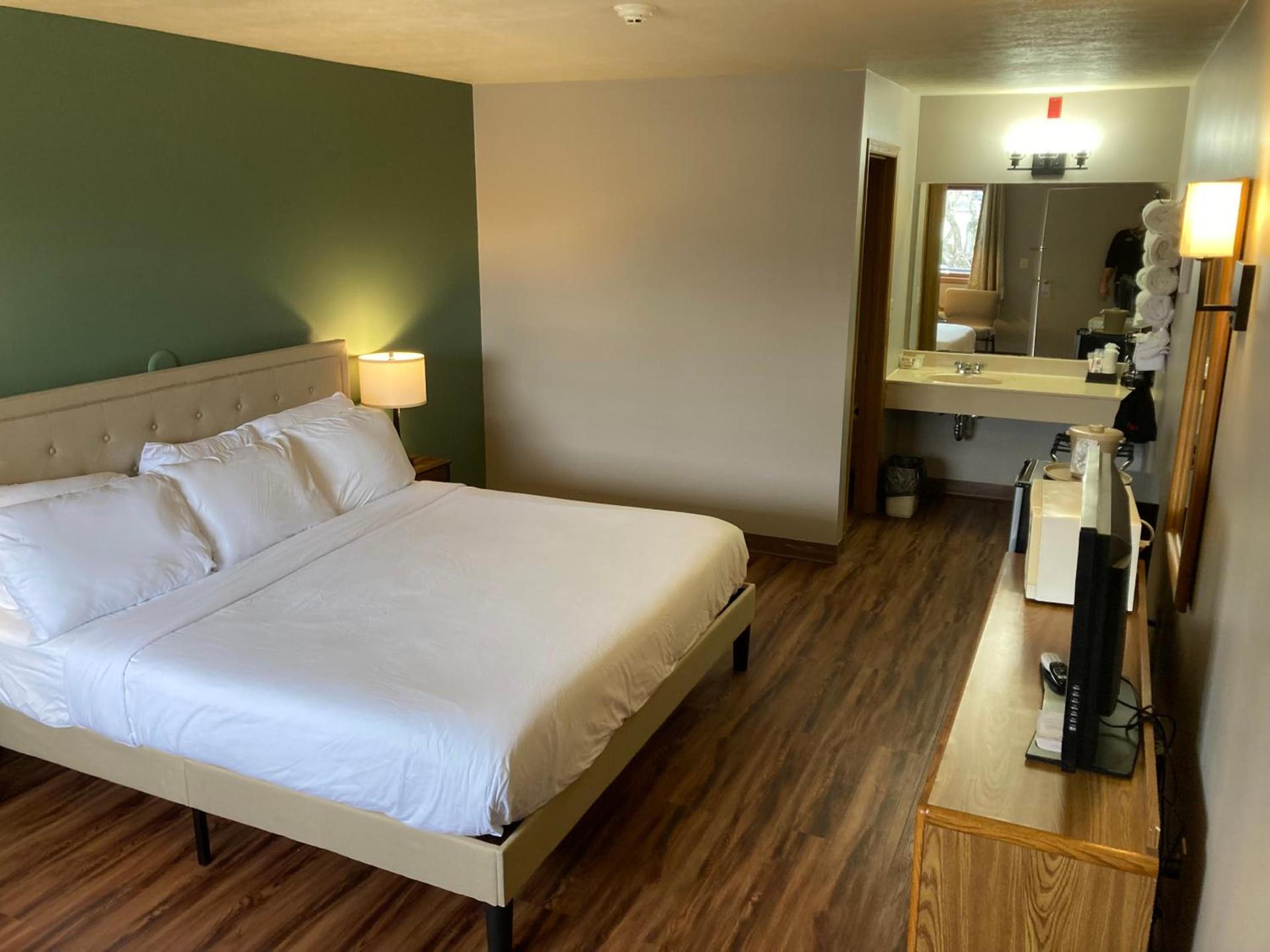 Valley Inn and Suites photo 4