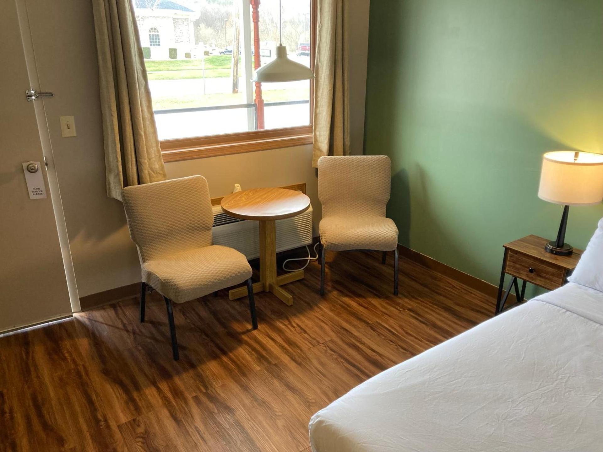Valley Inn and Suites photo 63
