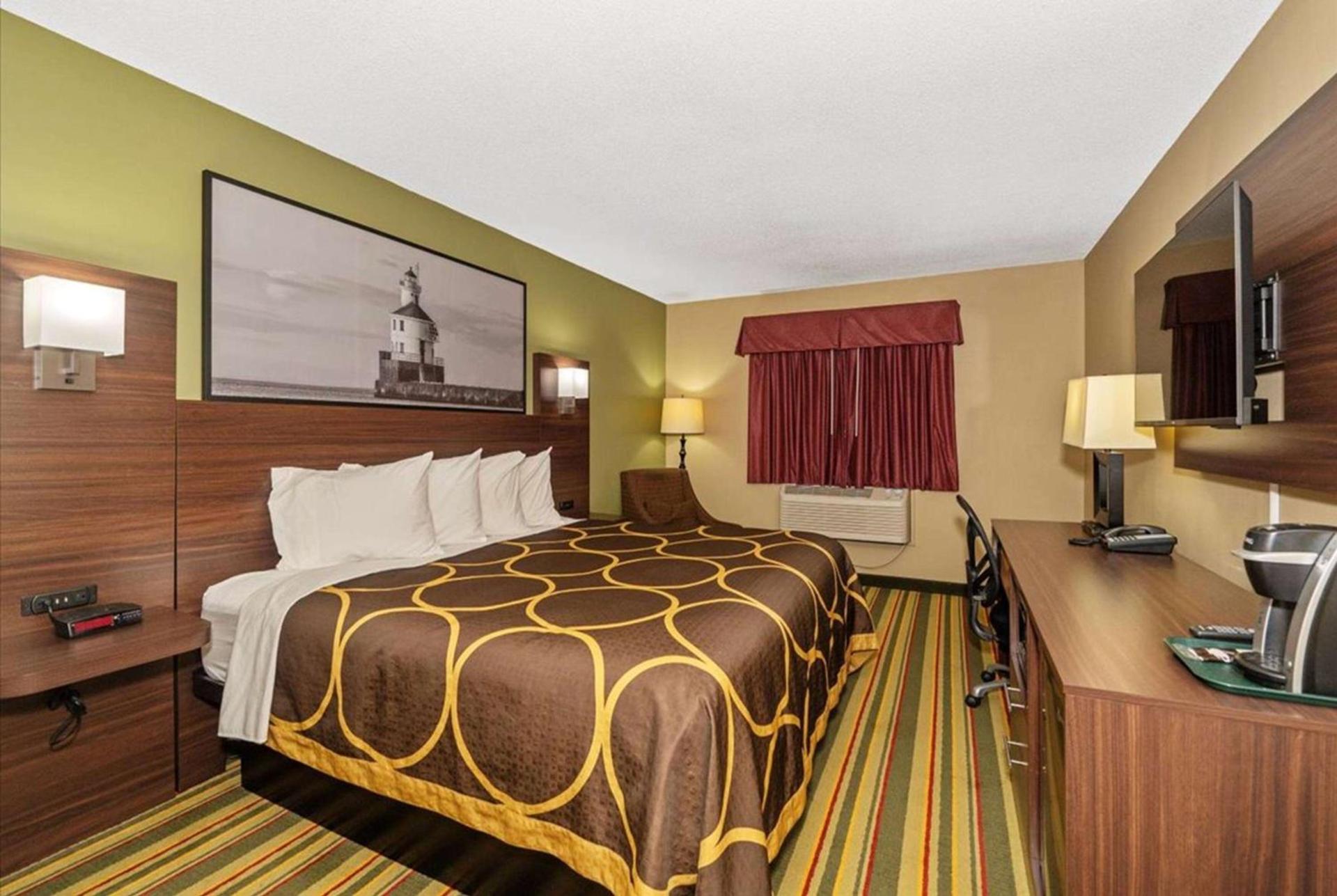 Super 8 by Wyndham Superior WI photo 3