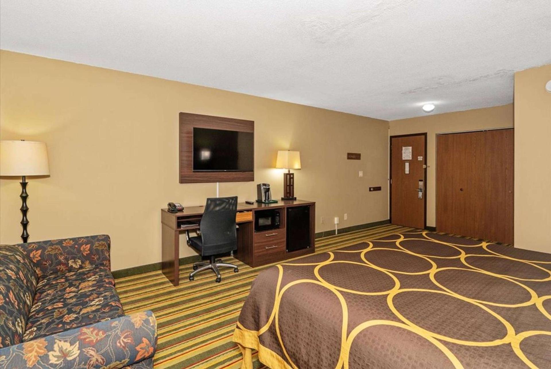 Super 8 by Wyndham Superior WI photo 10