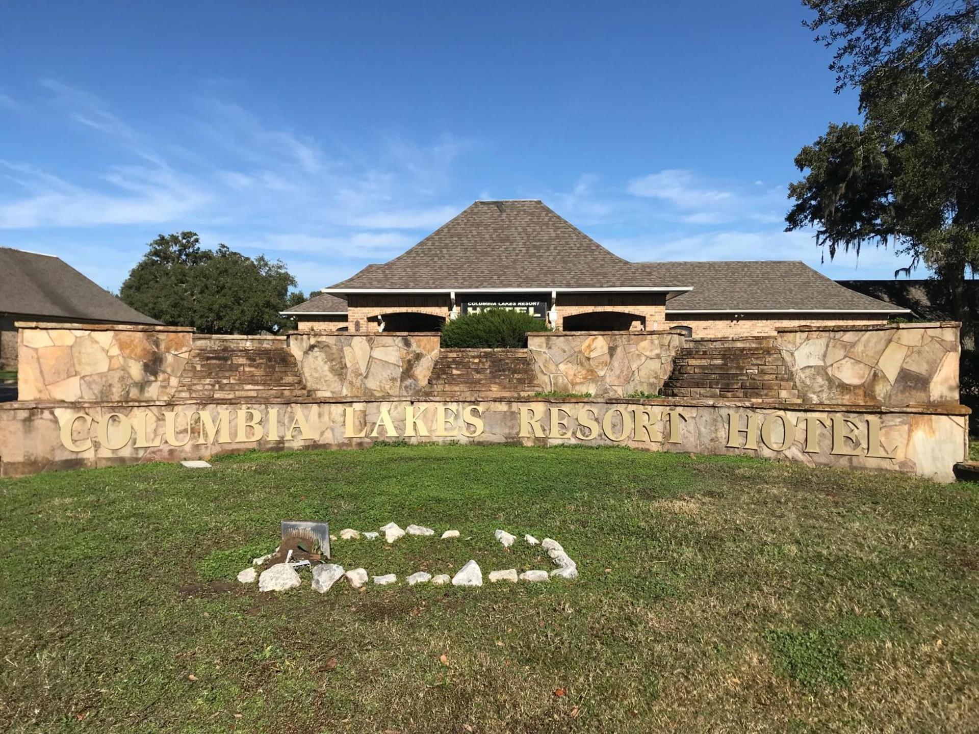 Columbia Lakes Hotel & Conference Center — hotel in West Columbia