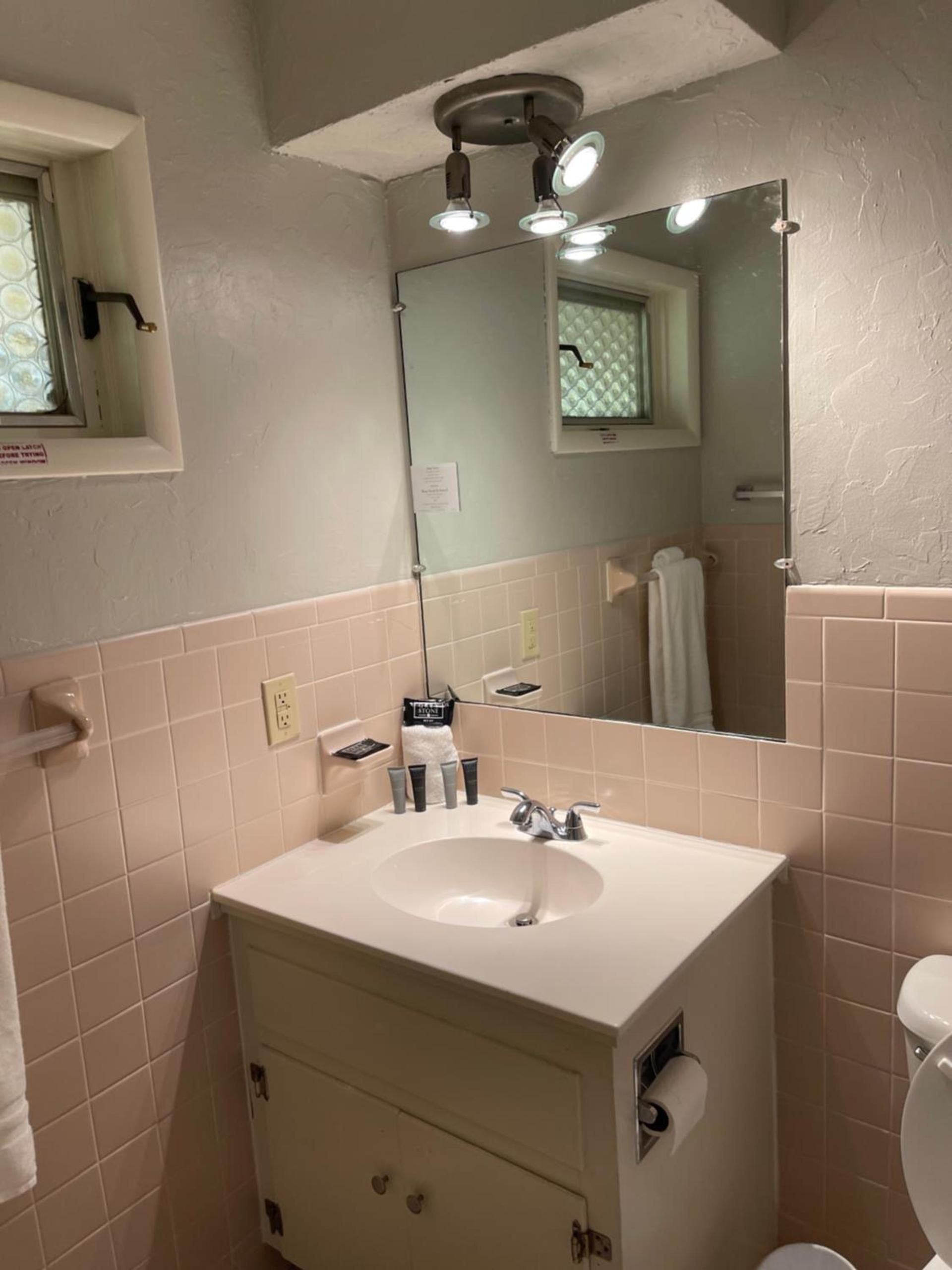 Cliff Dwellers Inn photo 10