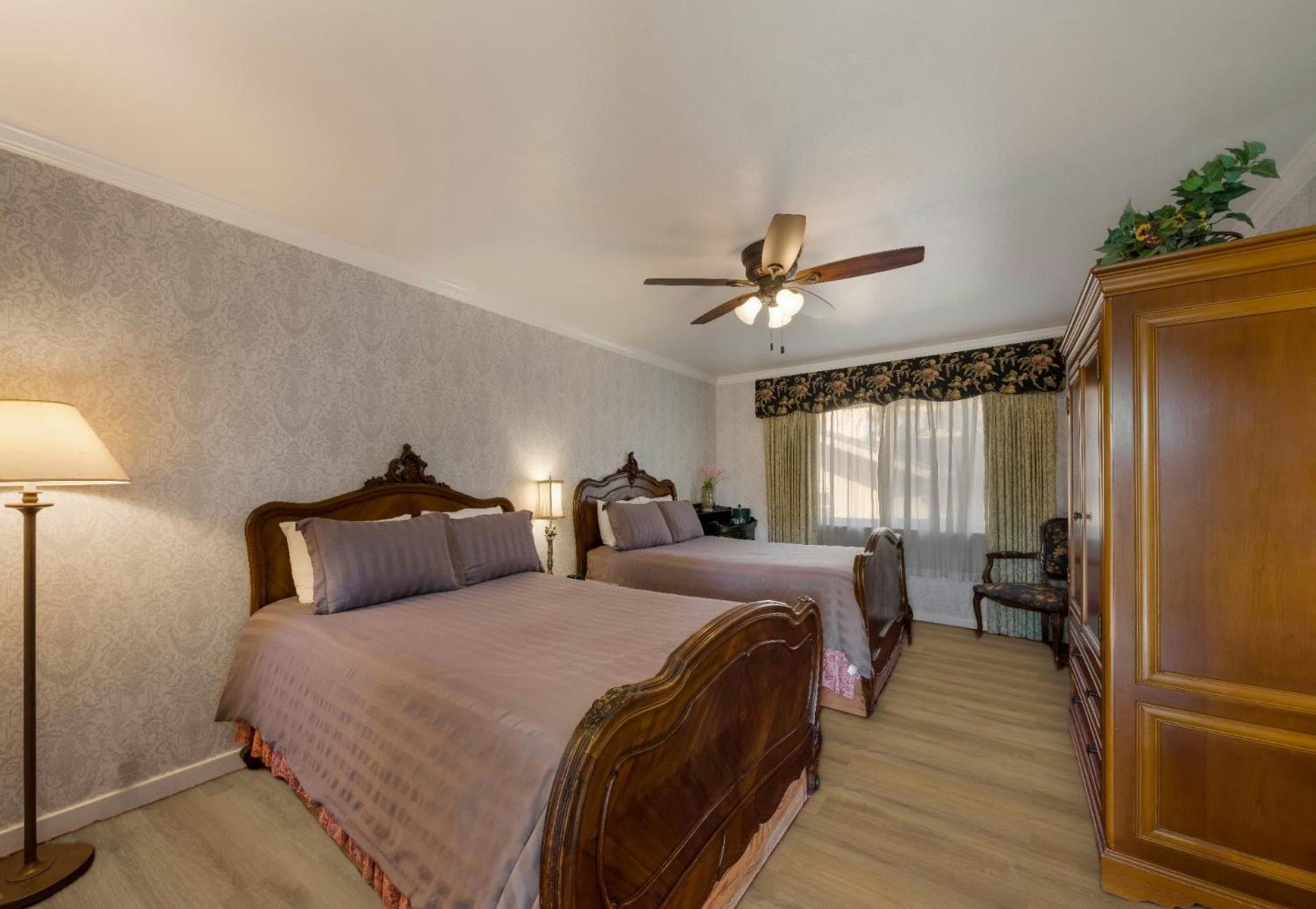 Carmel Inn & Suites photo 19