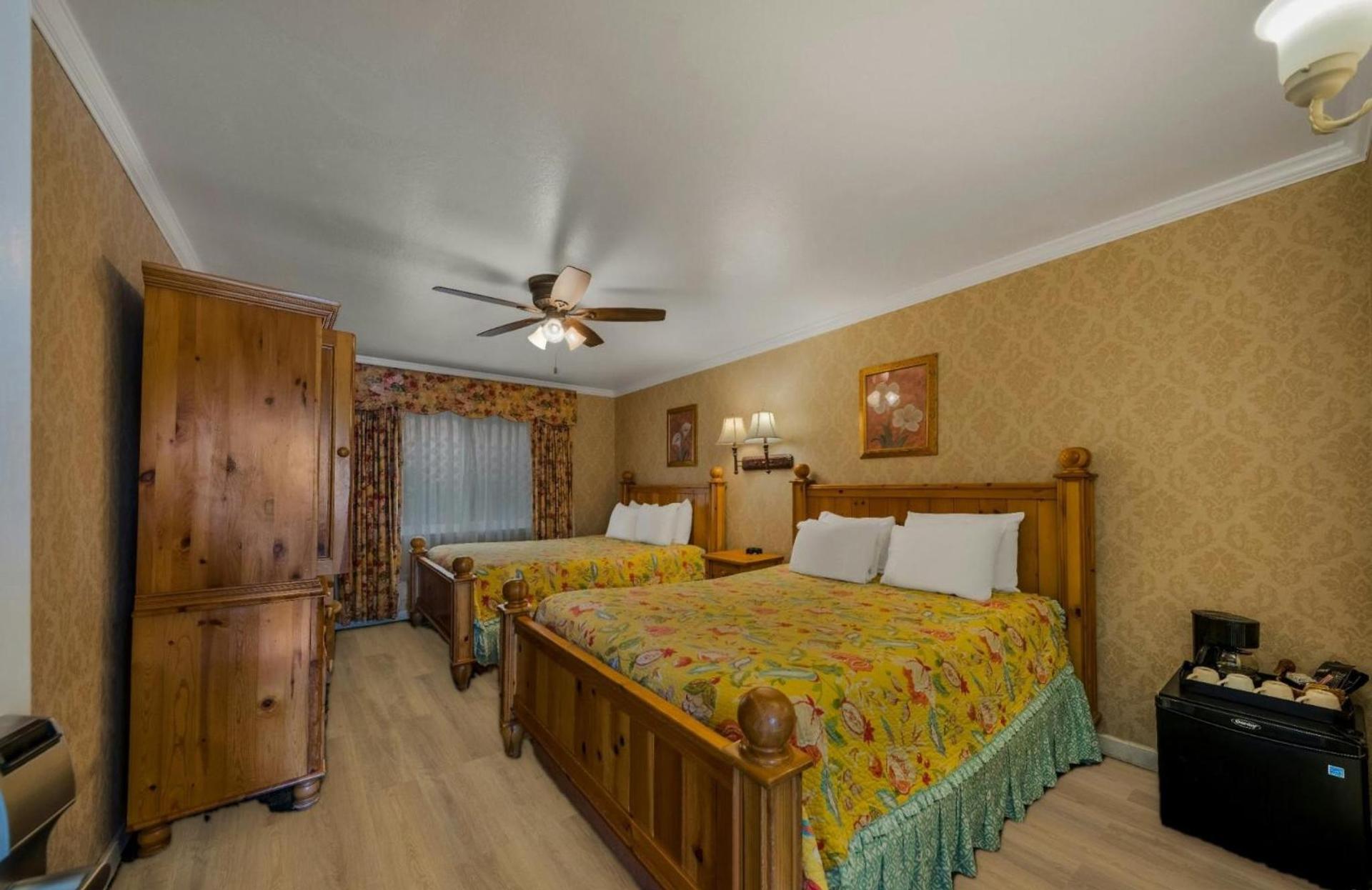 Carmel Inn & Suites photo 22