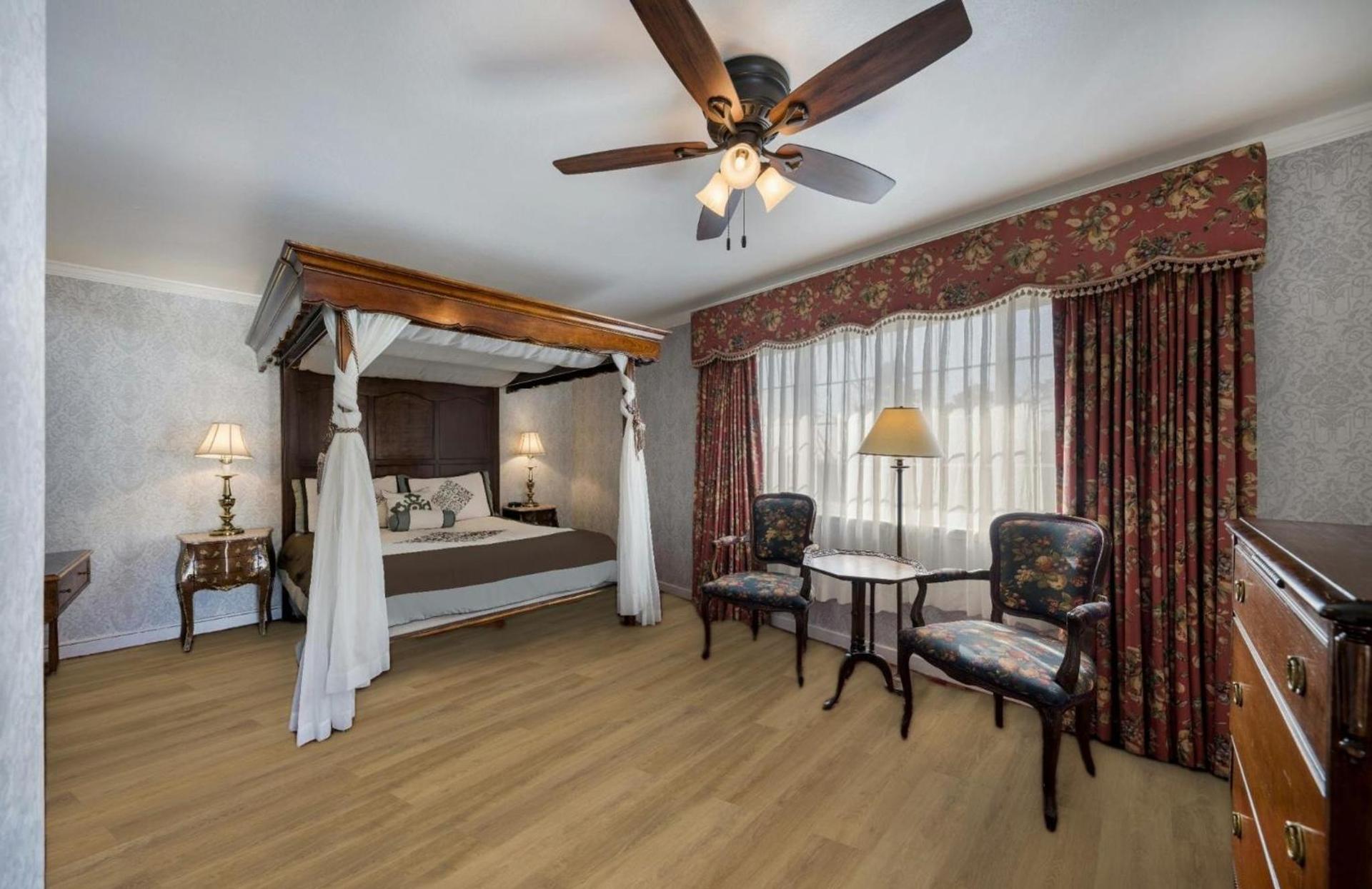 Carmel Inn & Suites photo 30