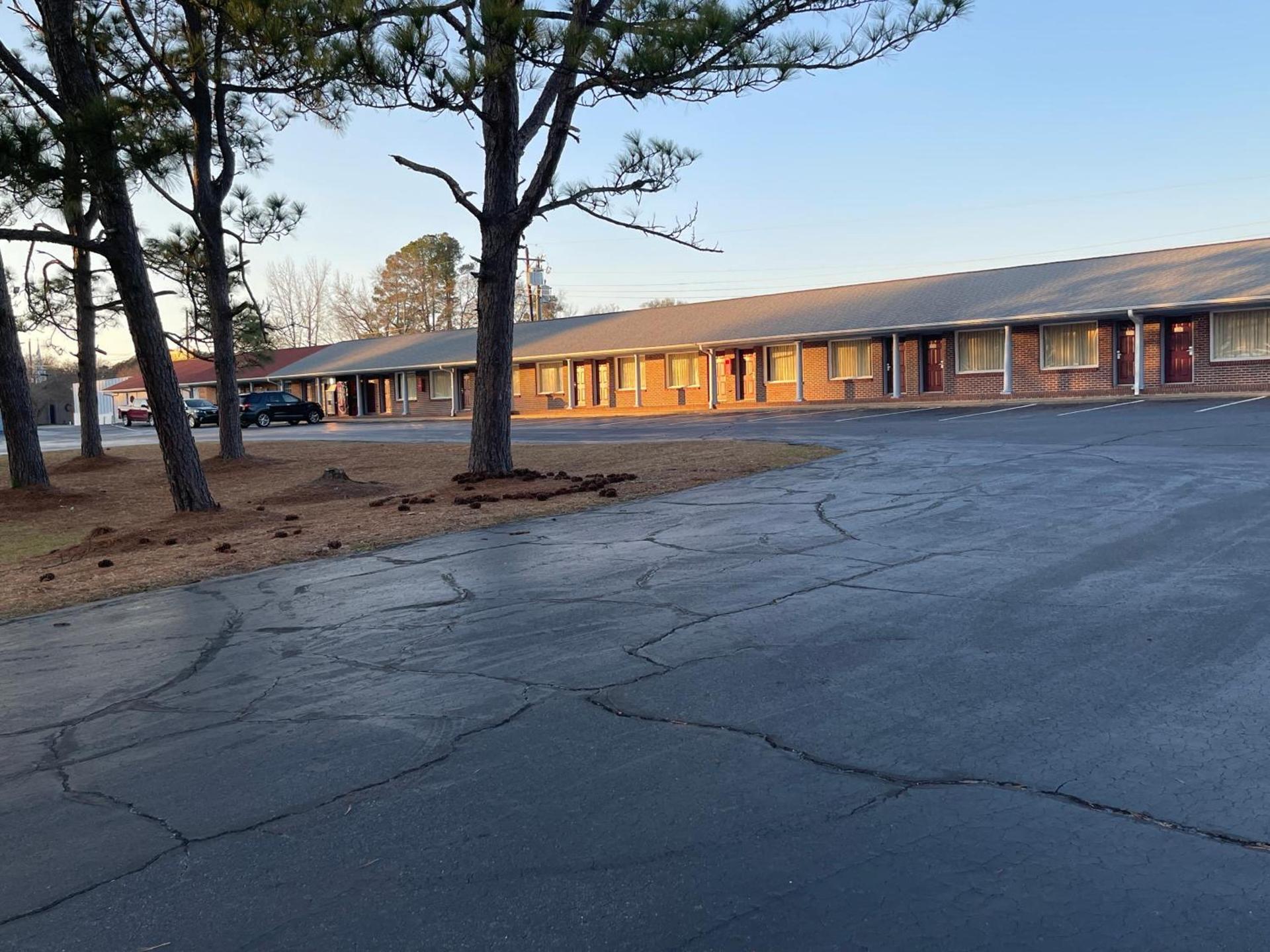 IMPERIAL MOTEL photo 5
