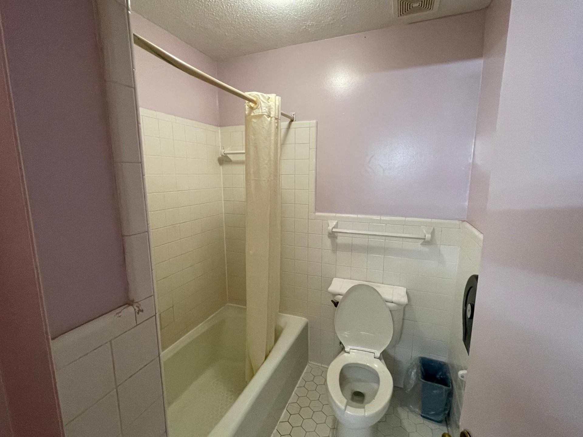 IMPERIAL MOTEL photo 8