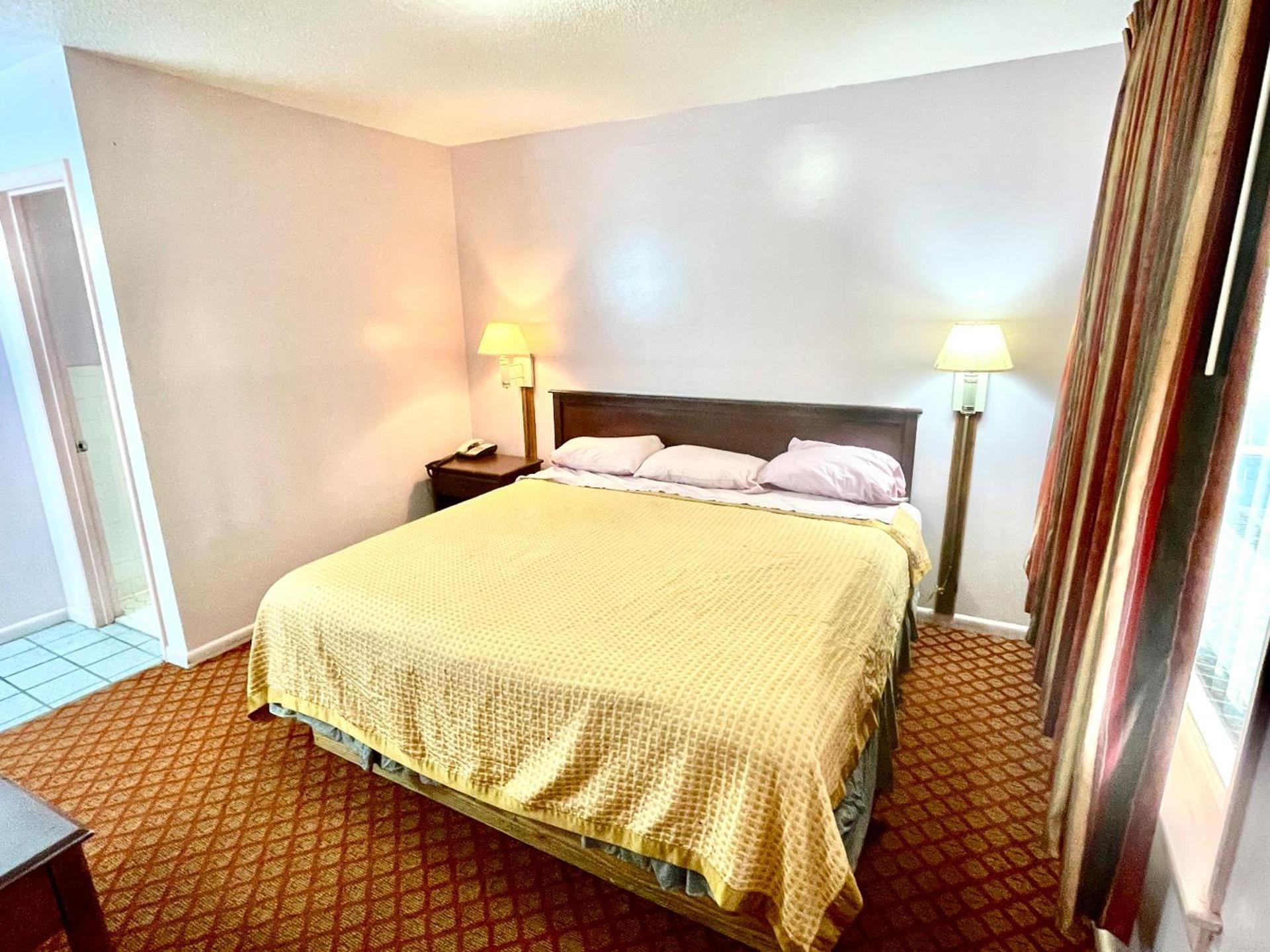 IMPERIAL MOTEL photo 20