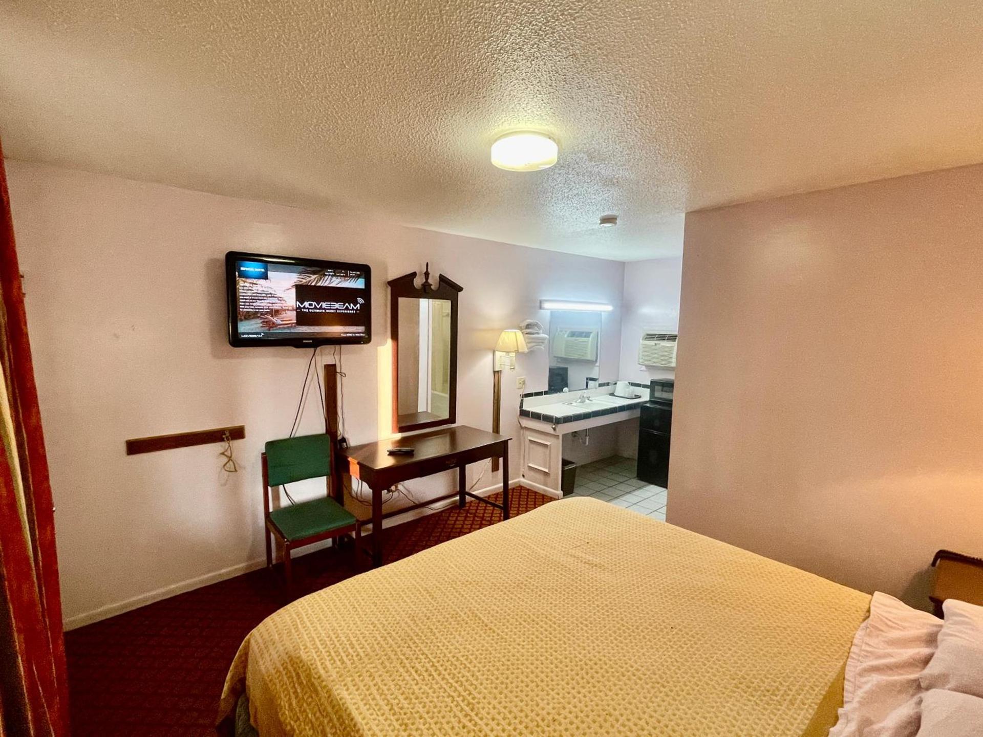 IMPERIAL MOTEL photo 13