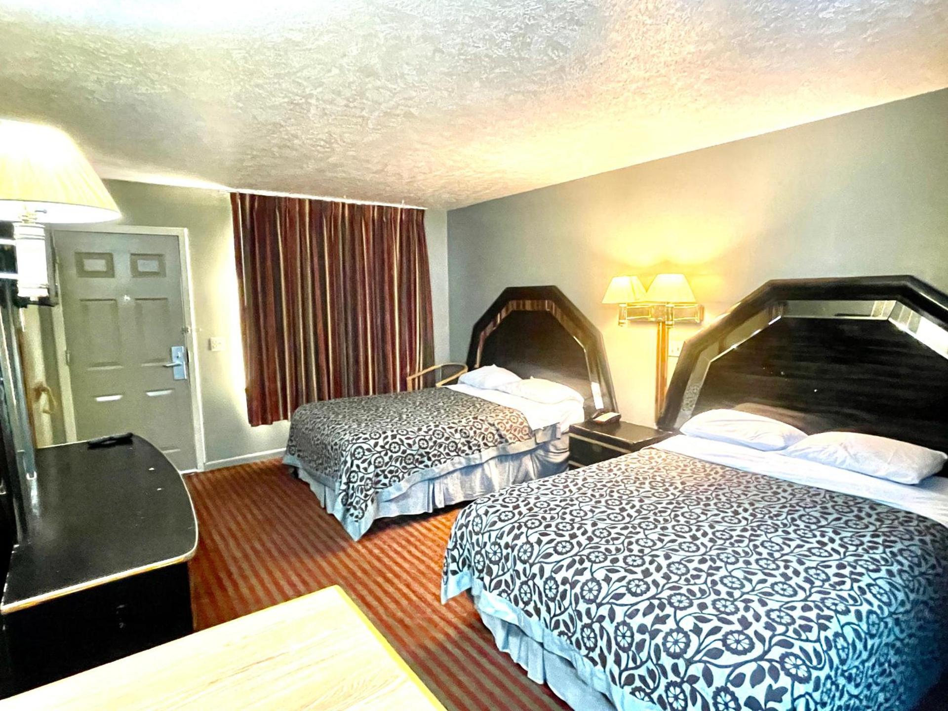 IMPERIAL MOTEL photo 22
