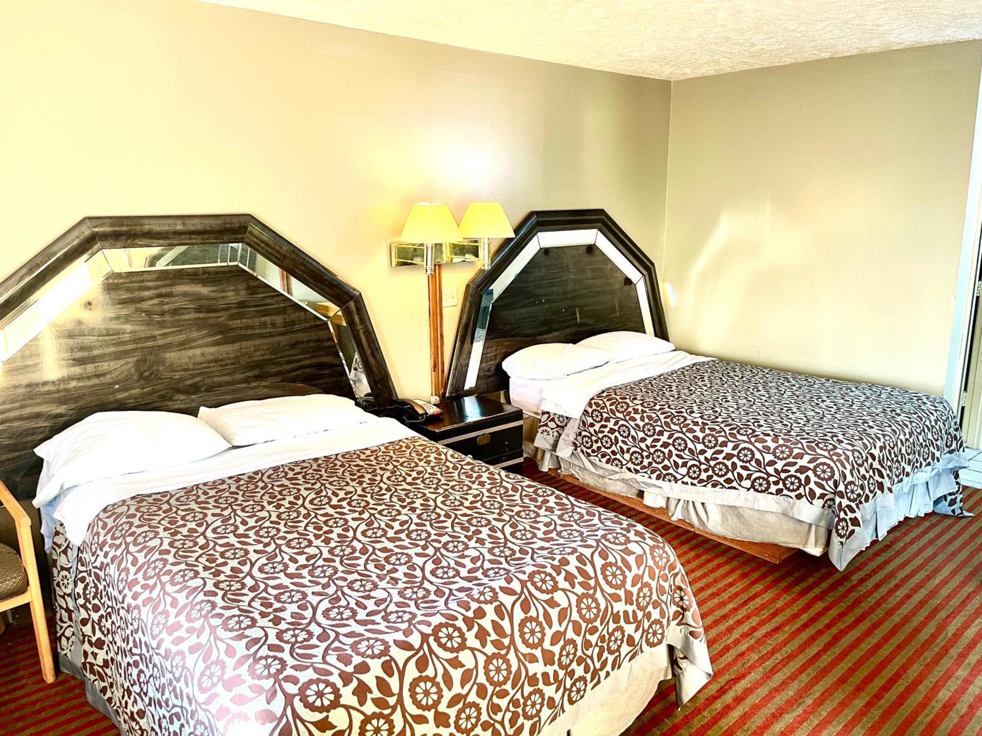 IMPERIAL MOTEL photo 19
