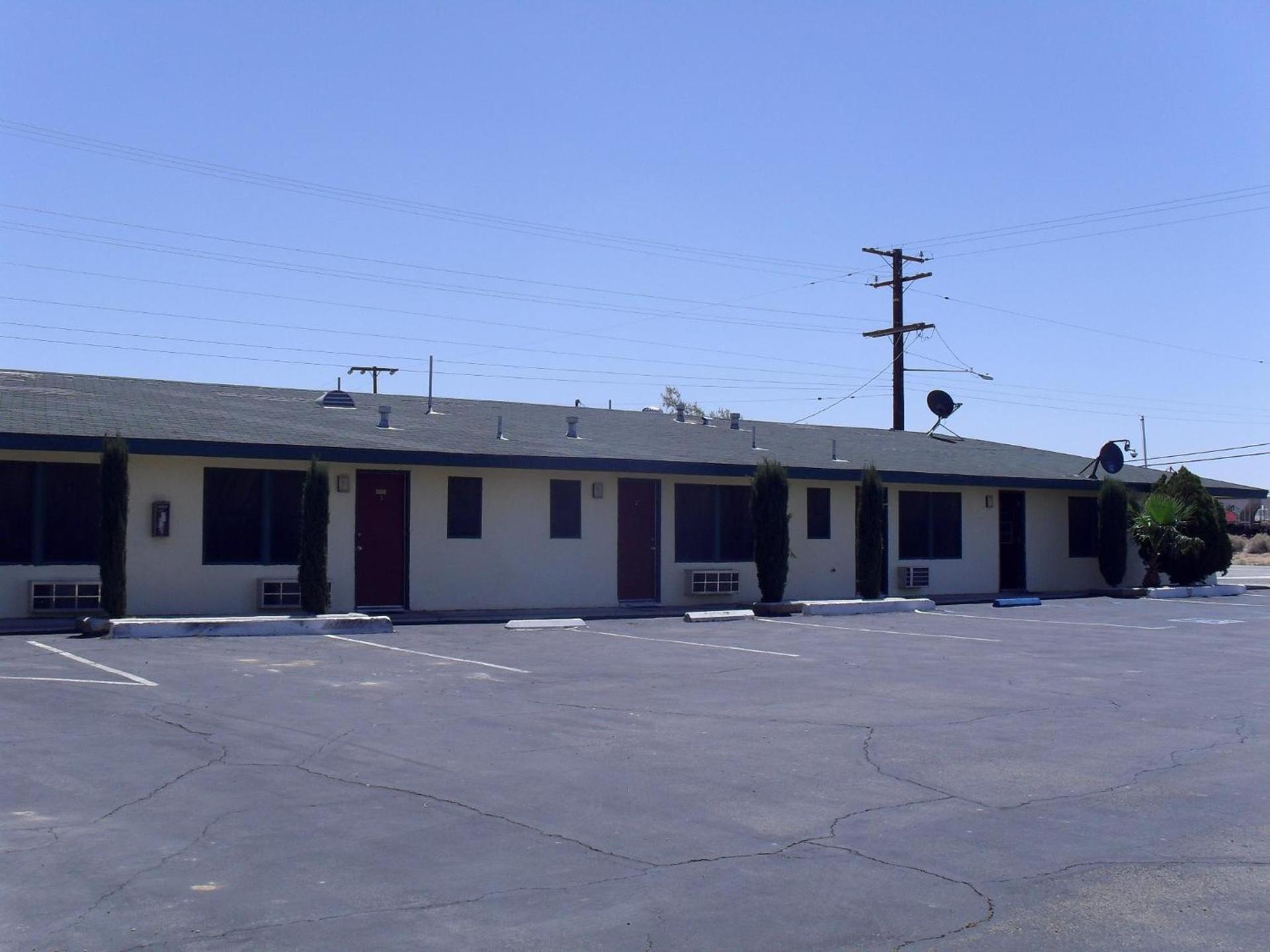 Budget Inn of Boron photo 1