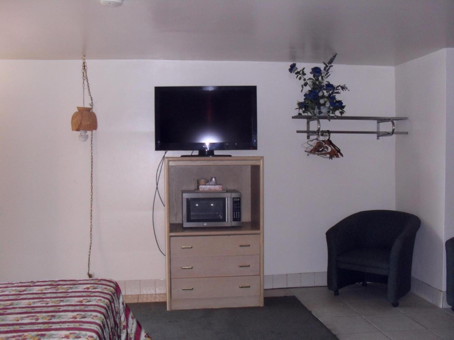 Budget Inn of Boron photo 14