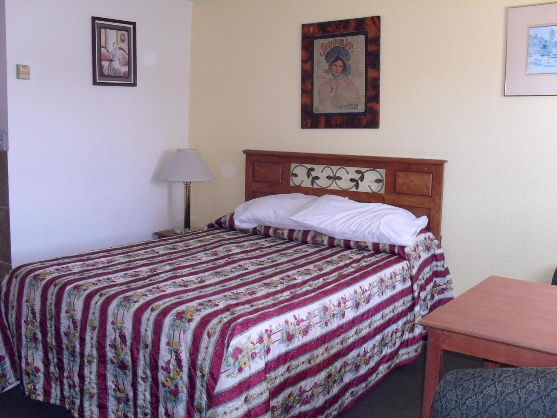 Budget Inn of Boron photo 9