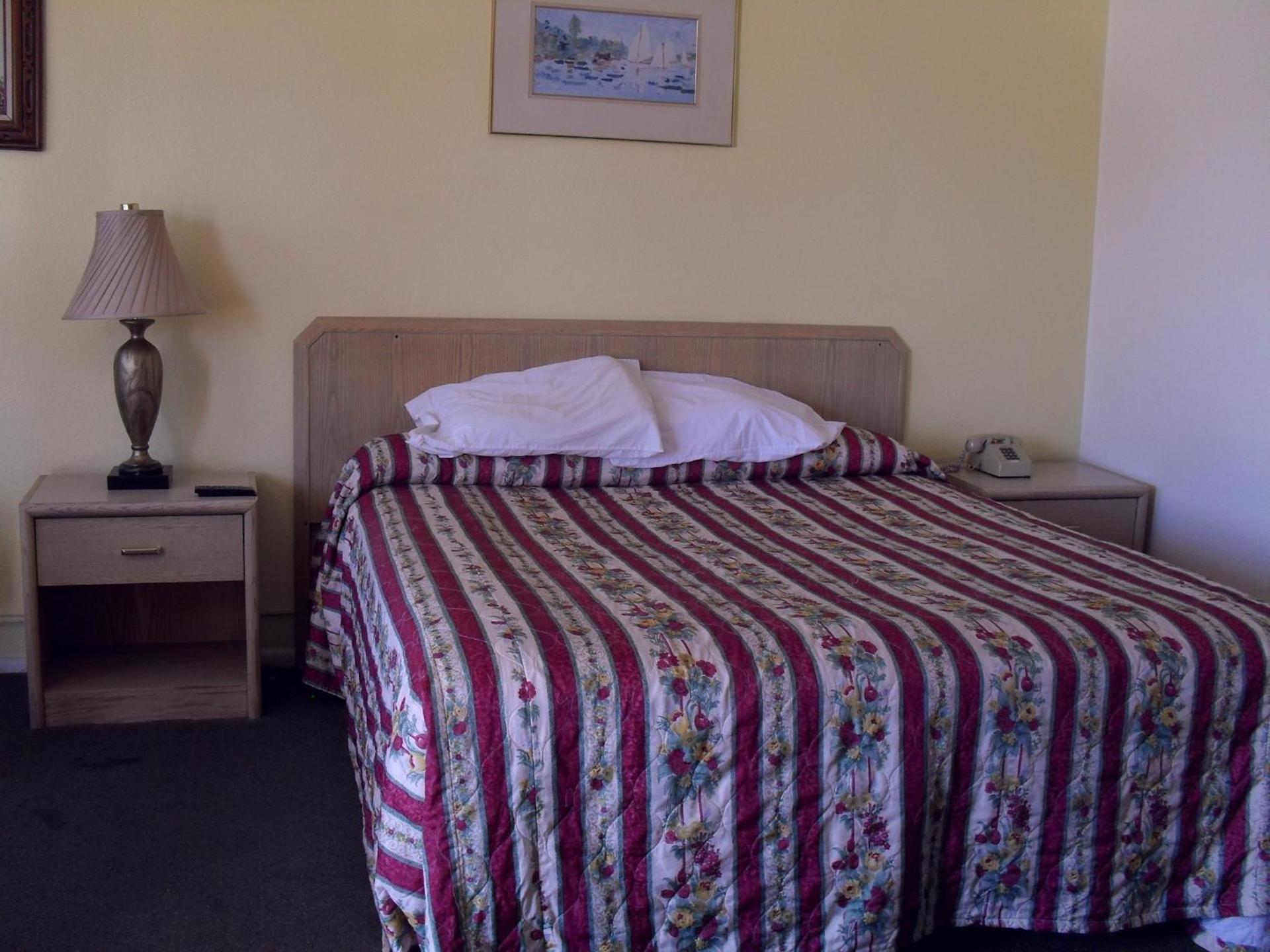 Budget Inn of Boron photo 4