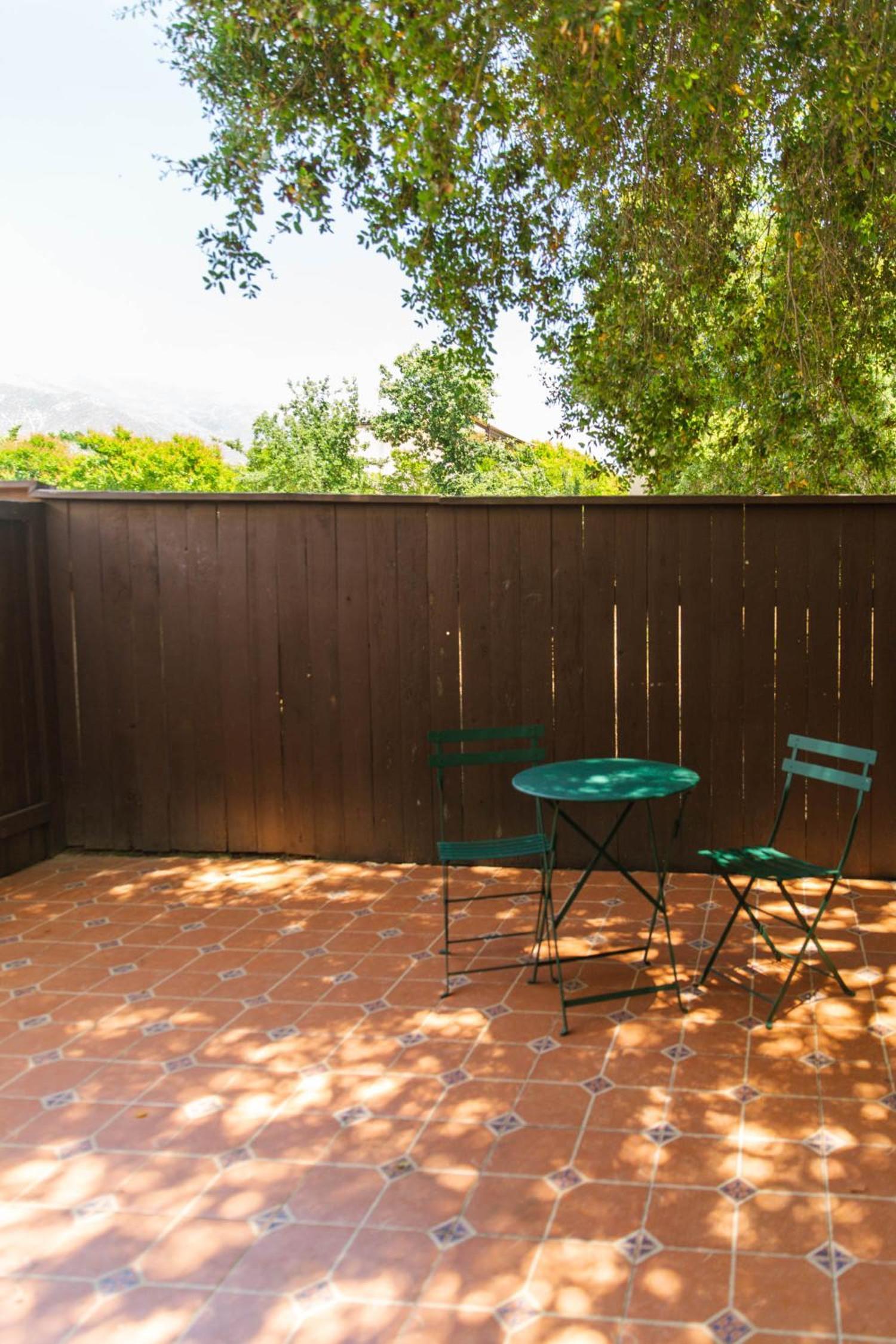 Hummingbird Inn photo 13