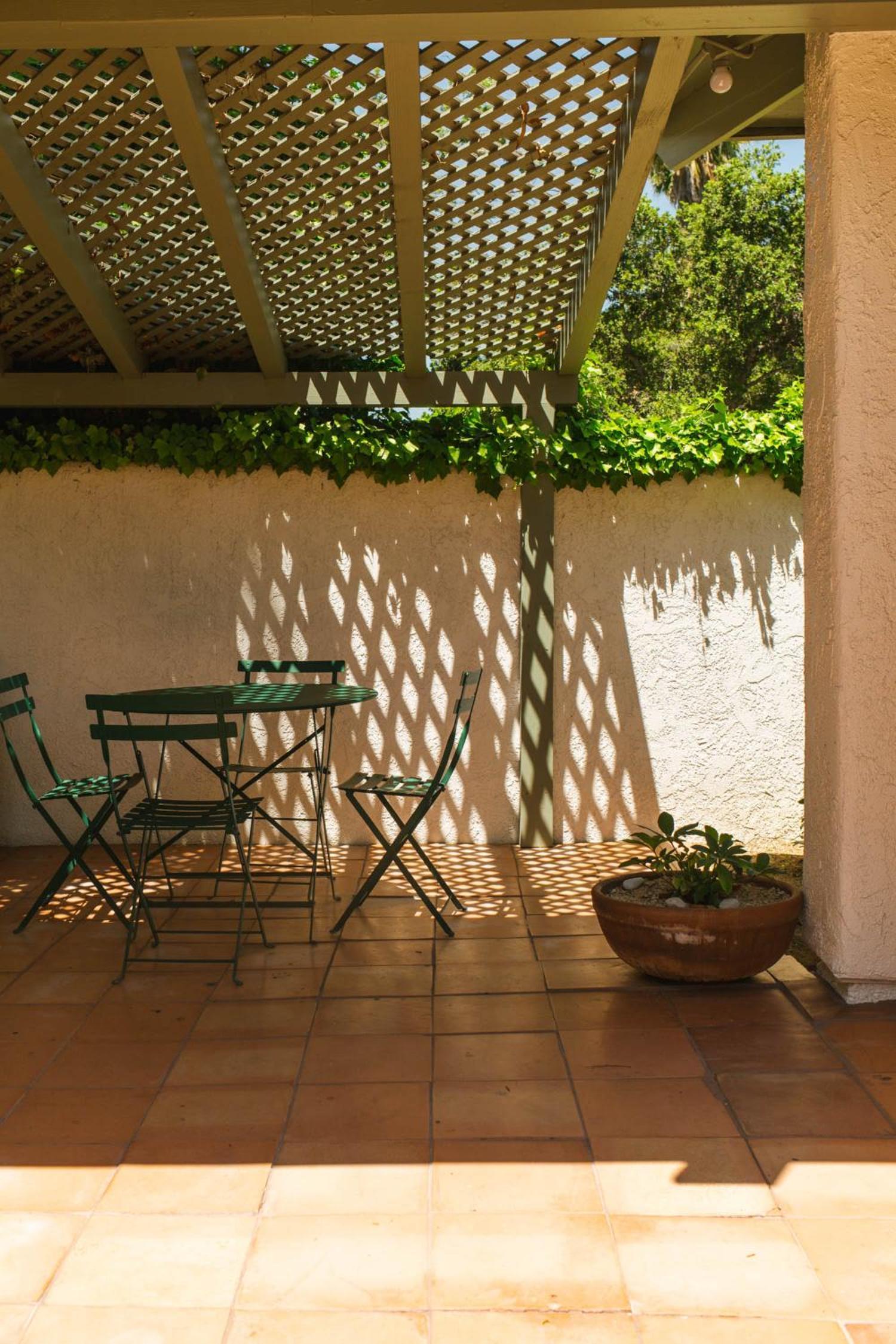 Hummingbird Inn photo 17