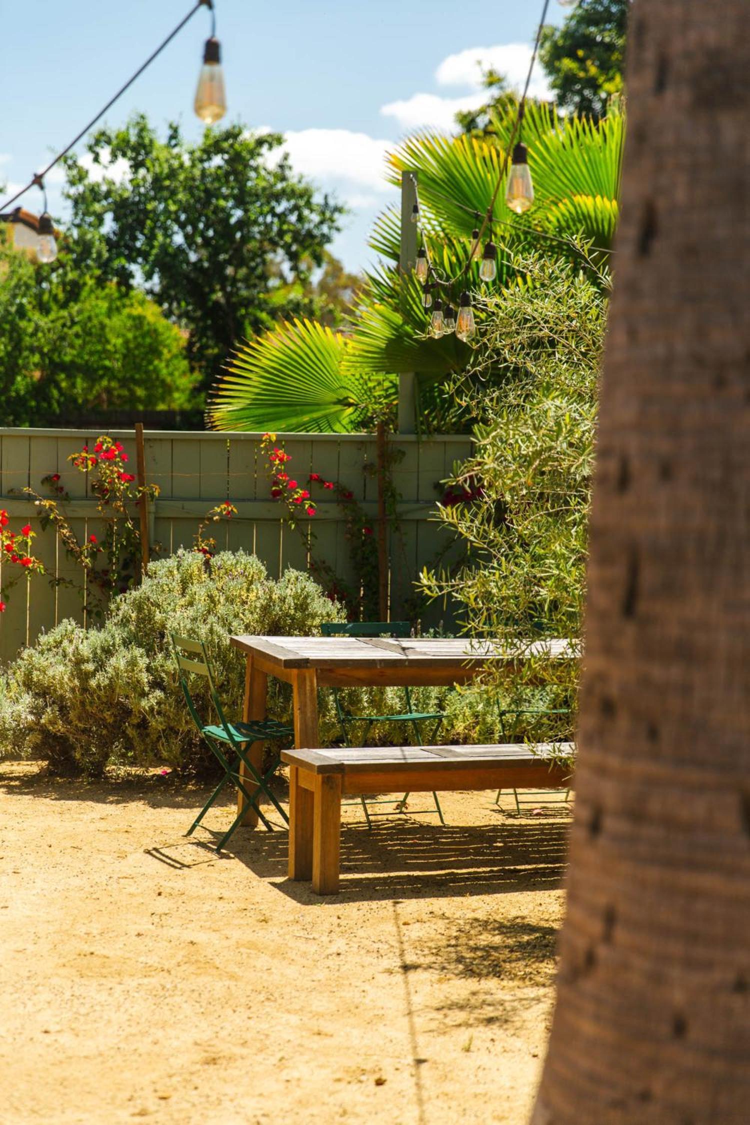 Hummingbird Inn photo 12