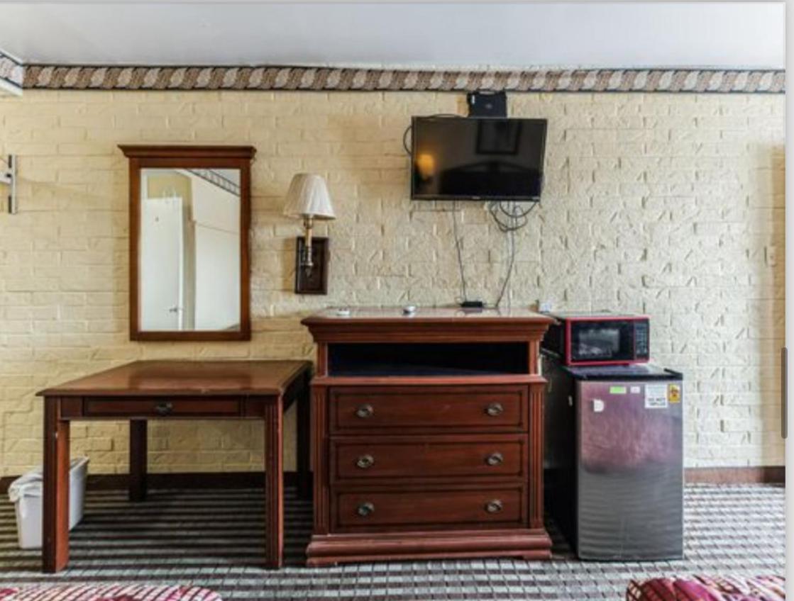 Regency Inn photo 7