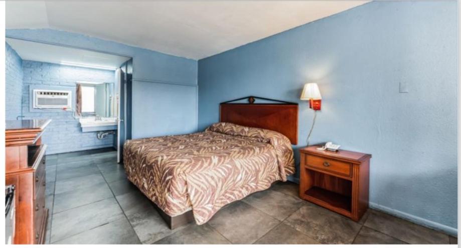 Regency Inn photo 5