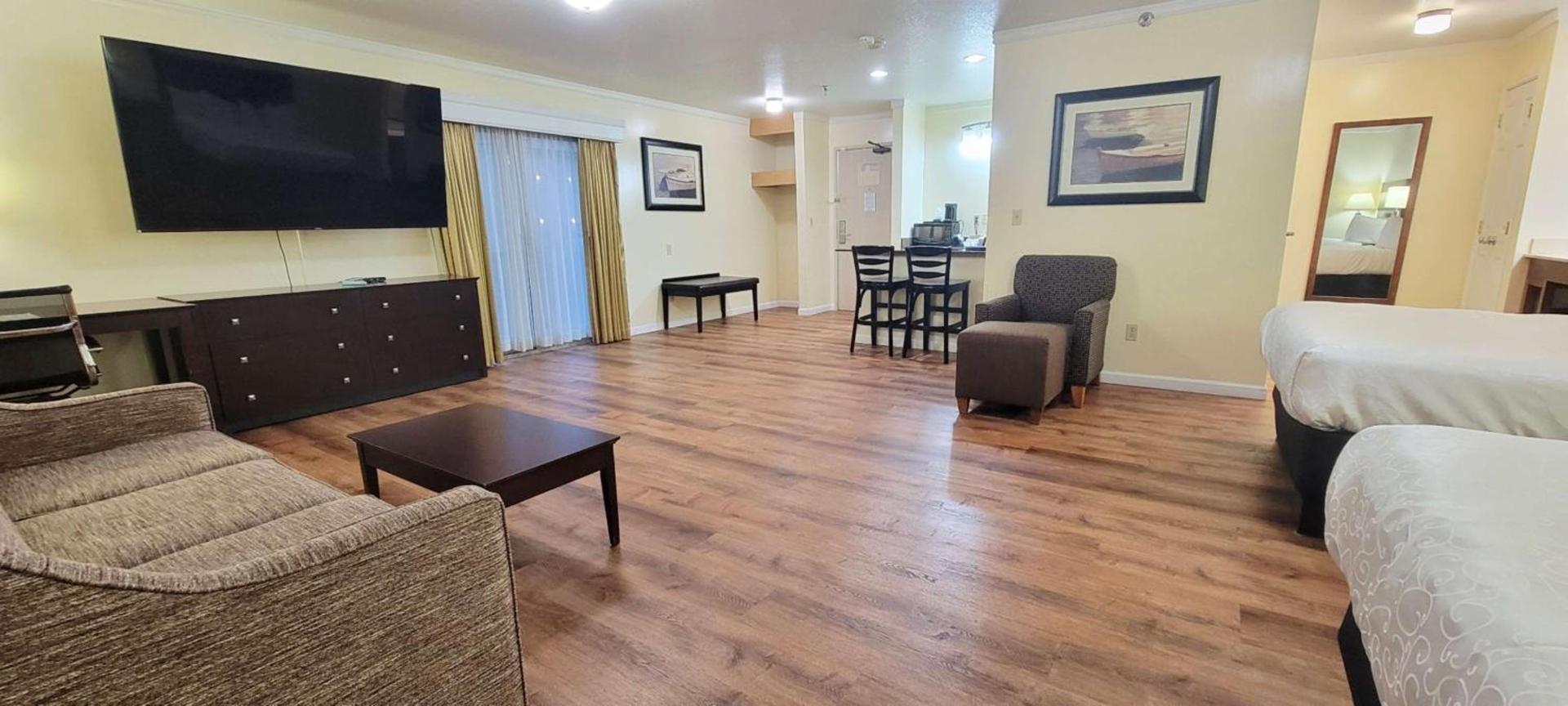 Best Western Plus Northwoods Inn photo 36