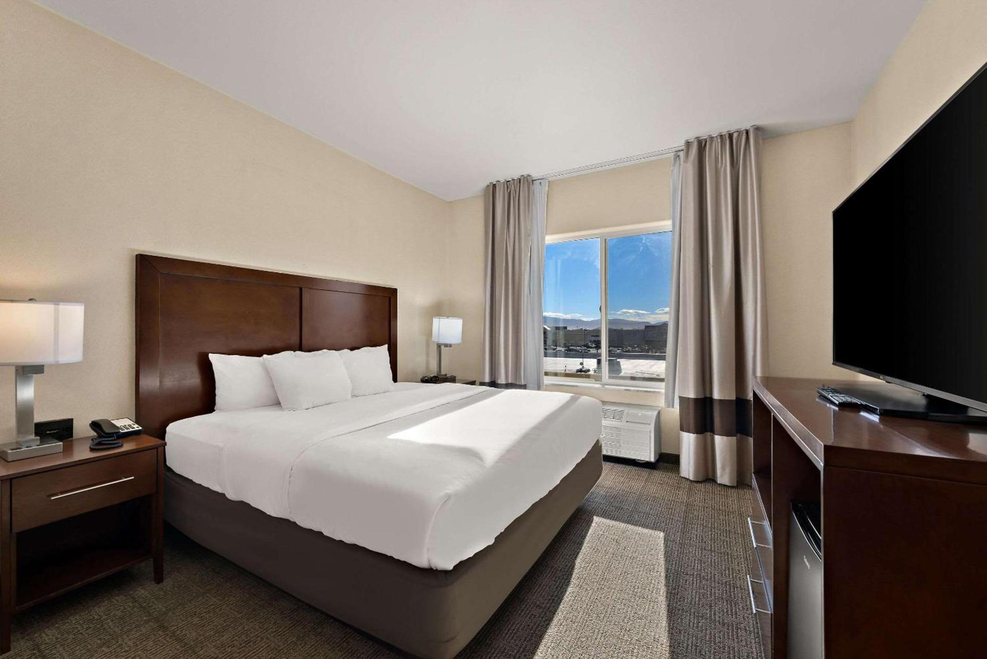Comfort Inn & Suites Airport Convention Center photo 16