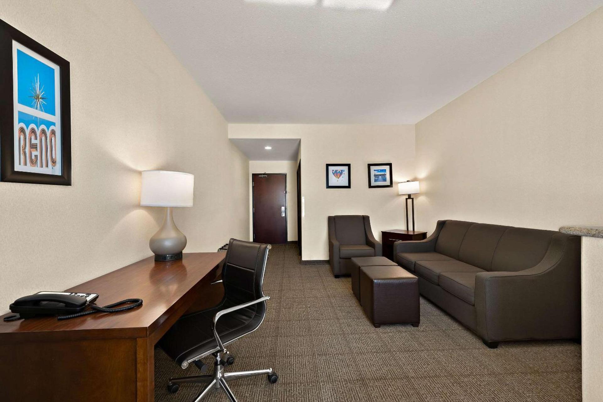 Comfort Inn & Suites Airport Convention Center photo 17