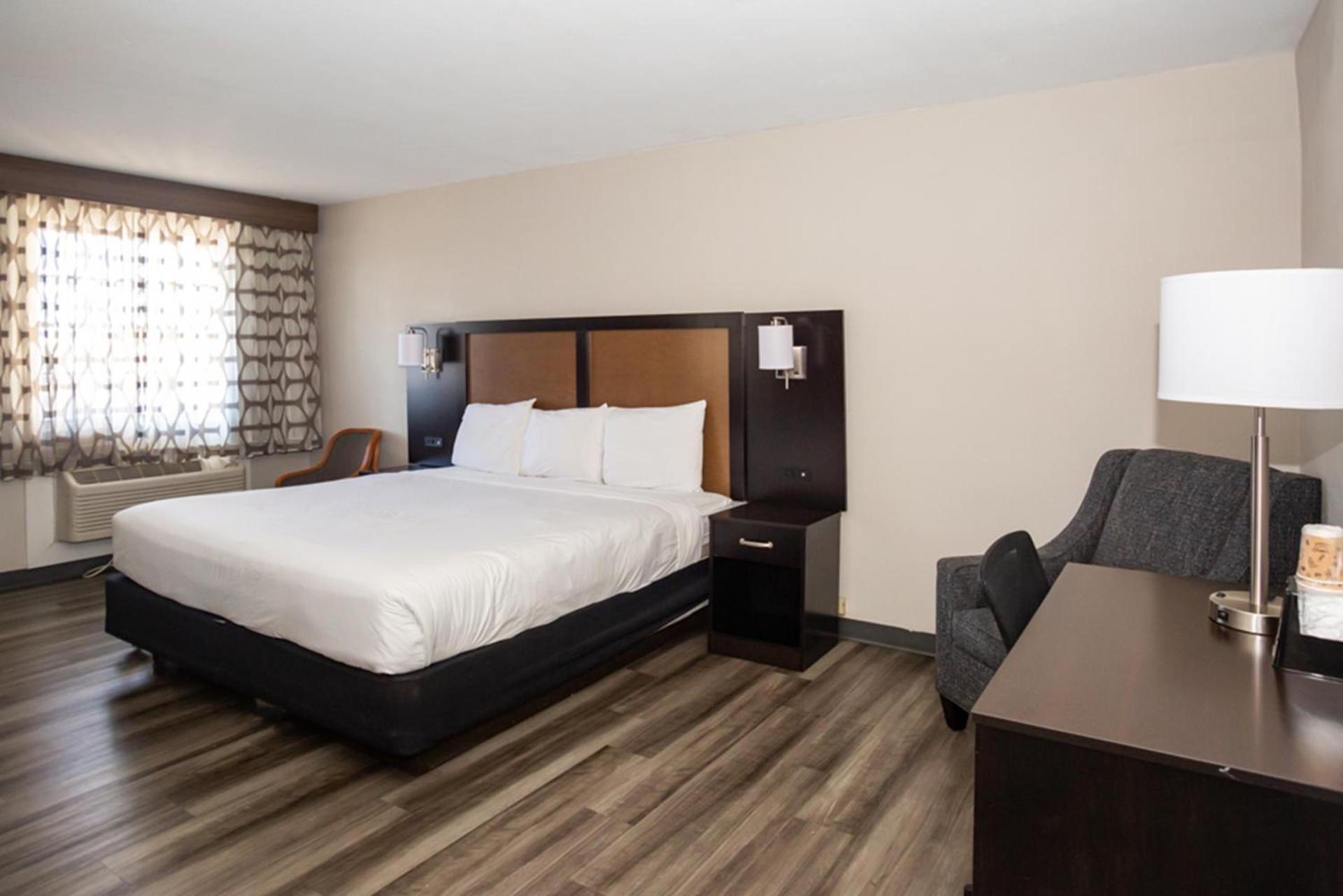 Baymont by Wyndham Austin University Area photo 22