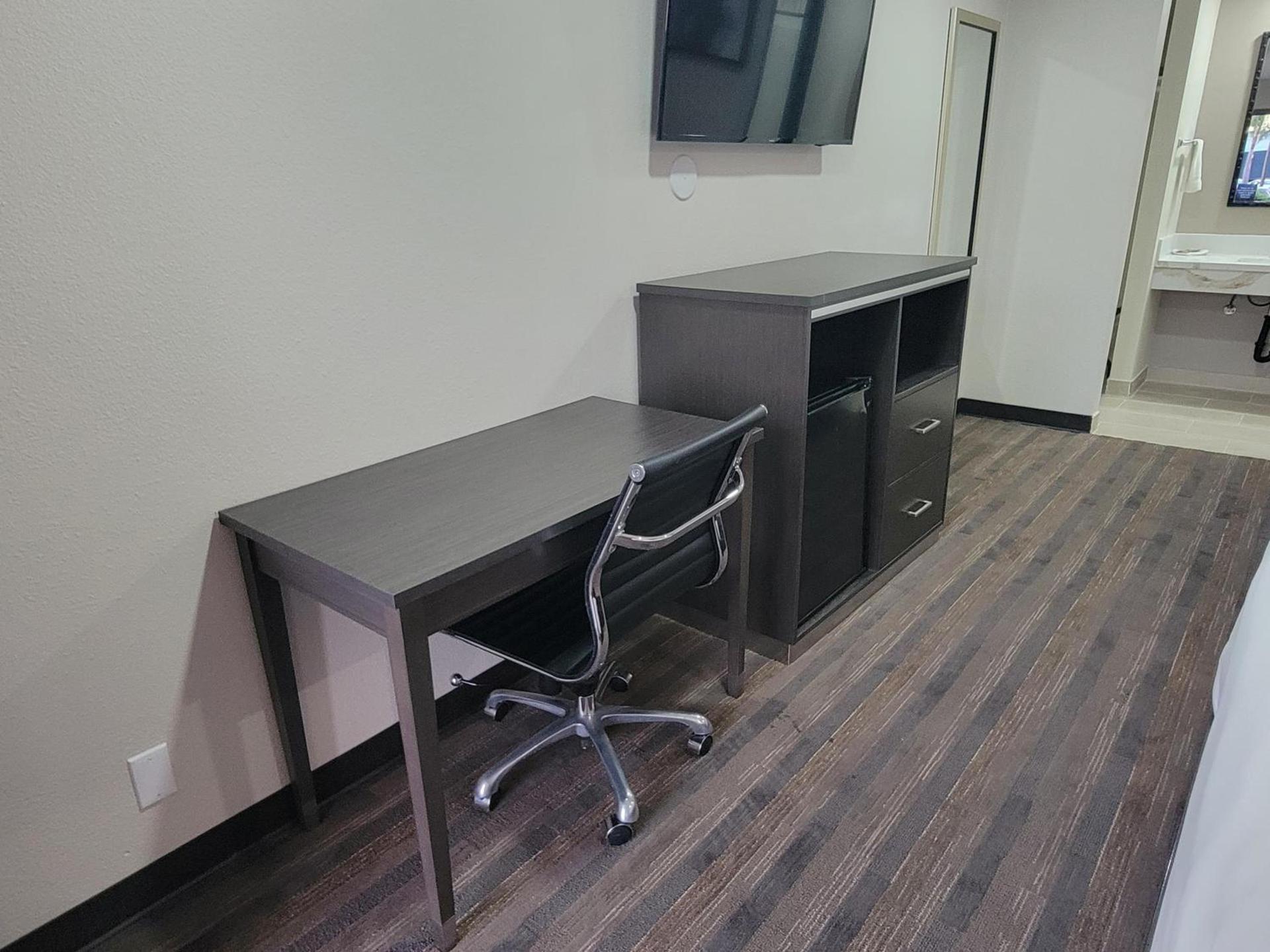 Travelodge by Wyndham Buena Park photo 8