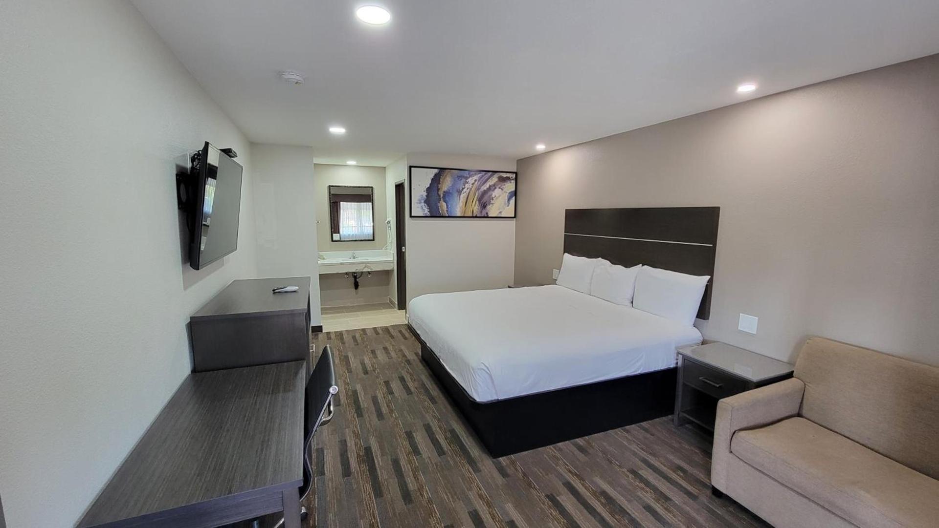 Travelodge by Wyndham Buena Park photo 20