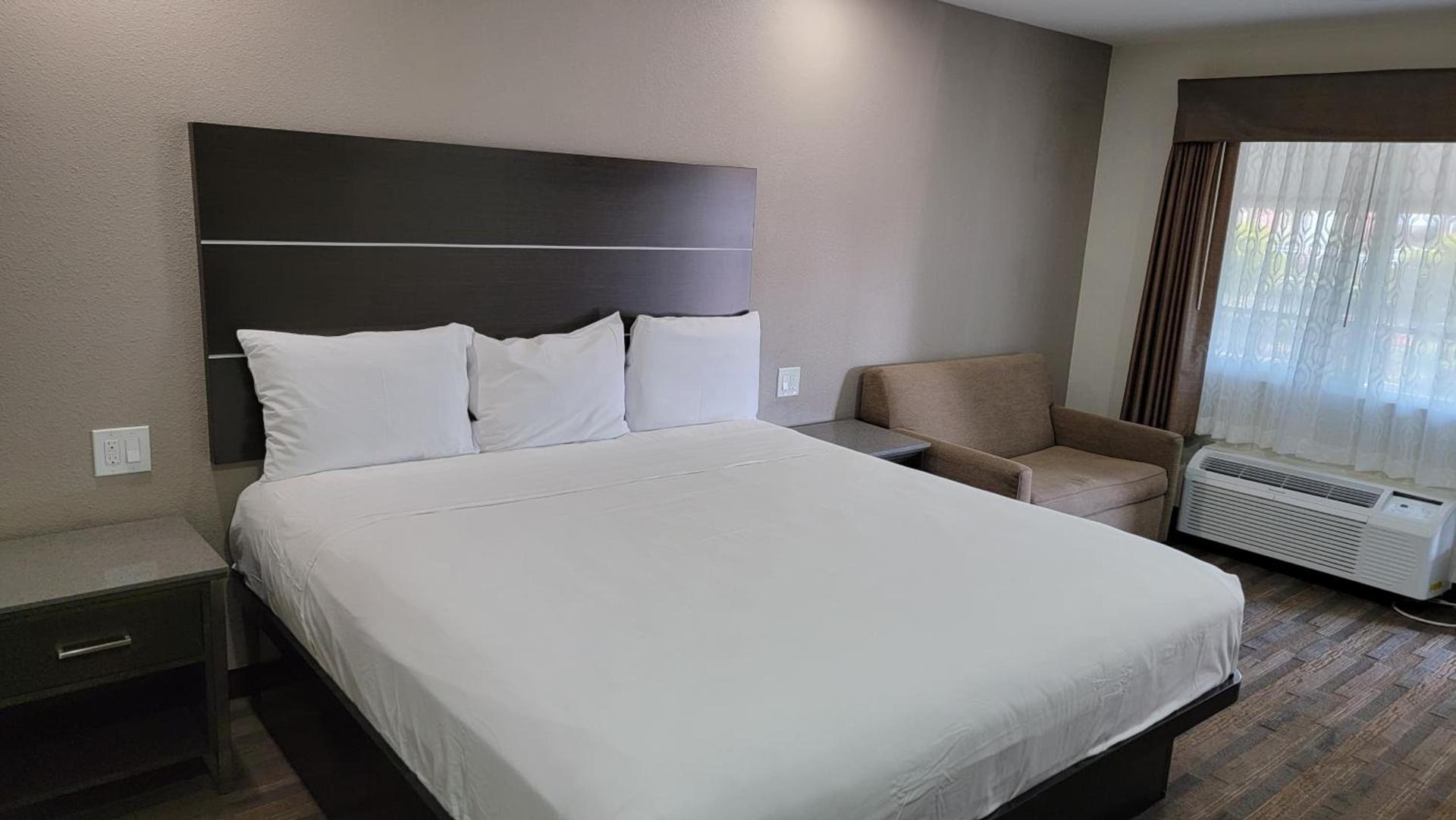 Travelodge by Wyndham Buena Park photo 18