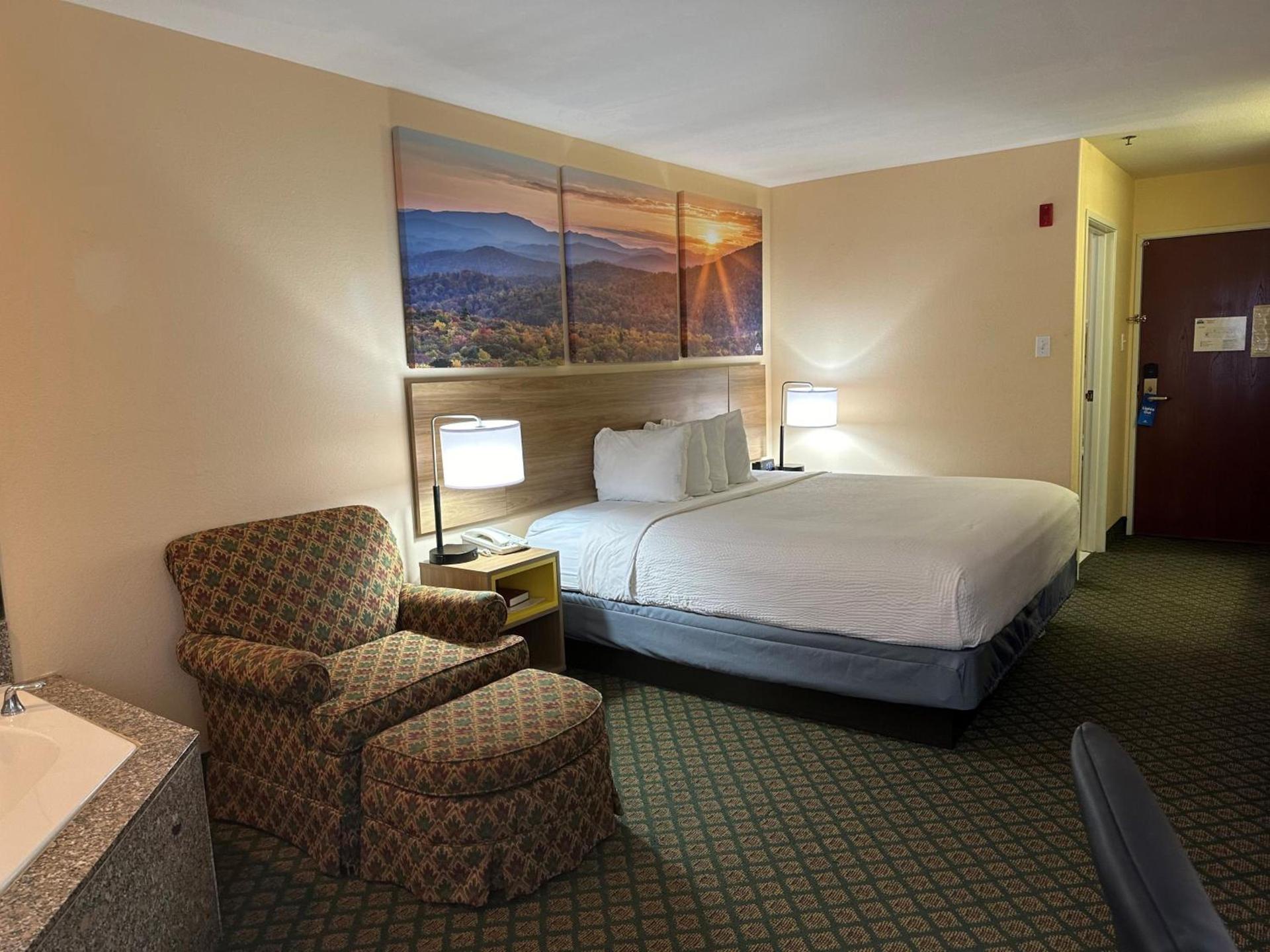 Days Inn & Suites by Wyndham Eunice photo 43