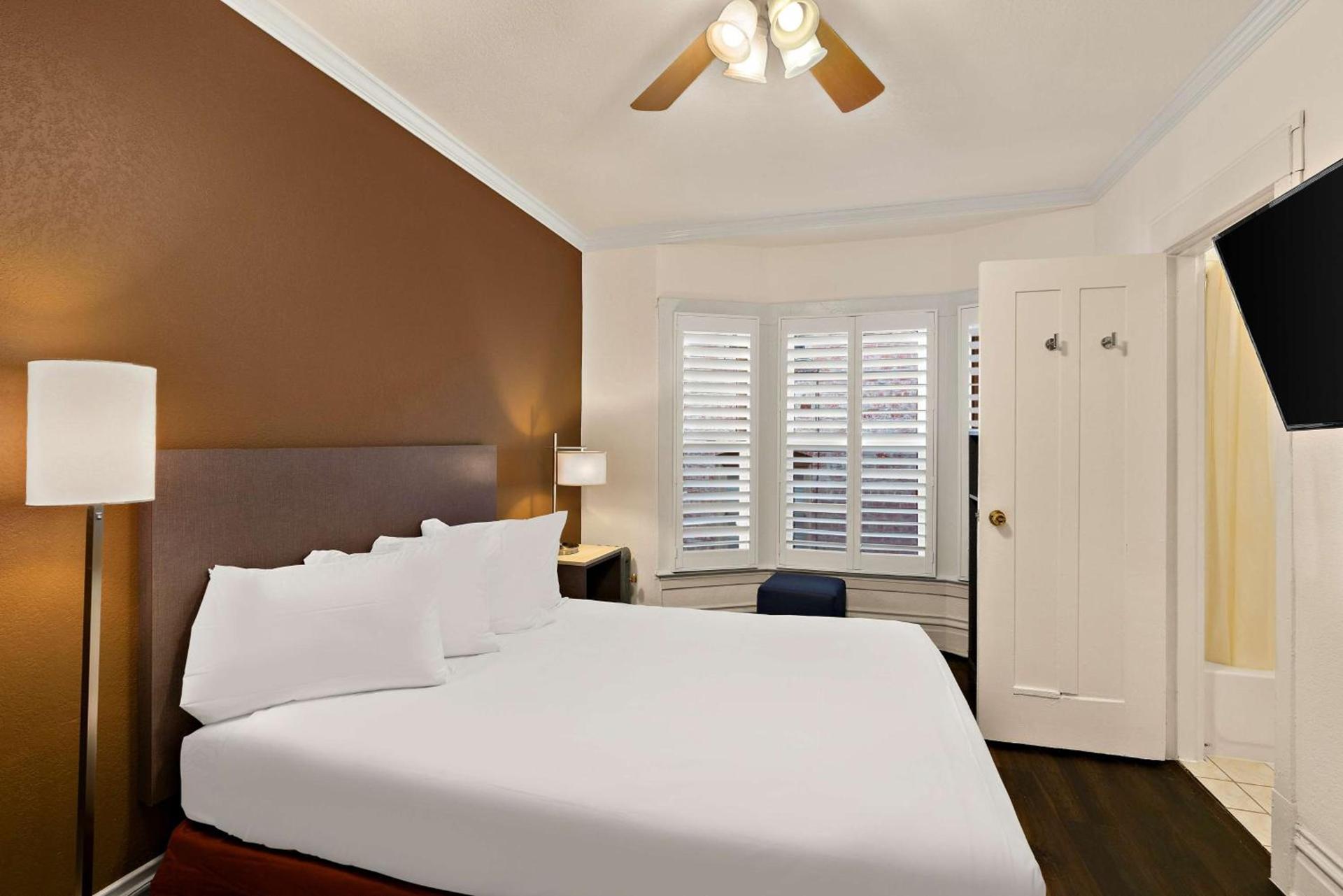 Mithila San Francisco - SureStay Collection by Best Western photo 9