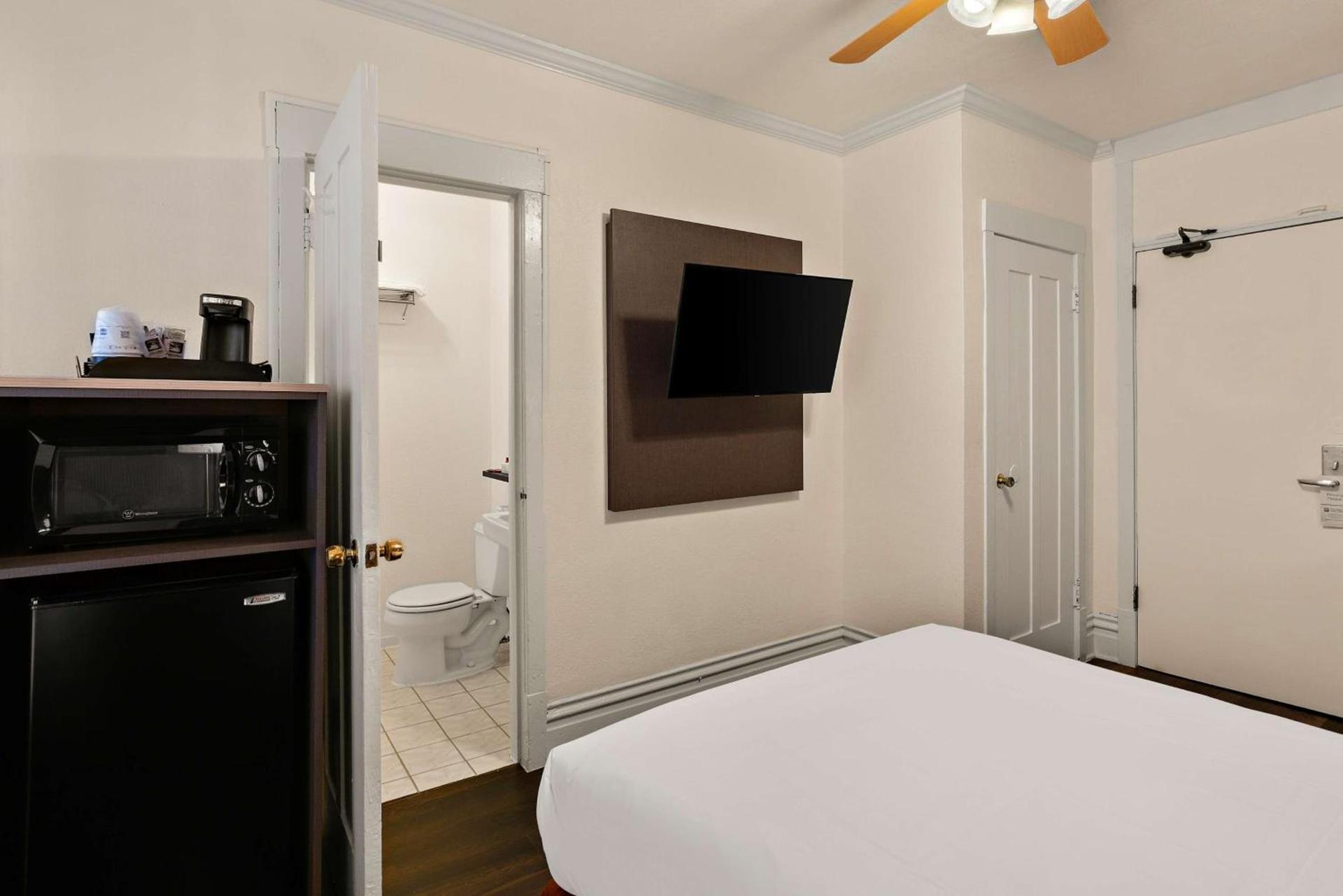 Mithila San Francisco - SureStay Collection by Best Western photo 11