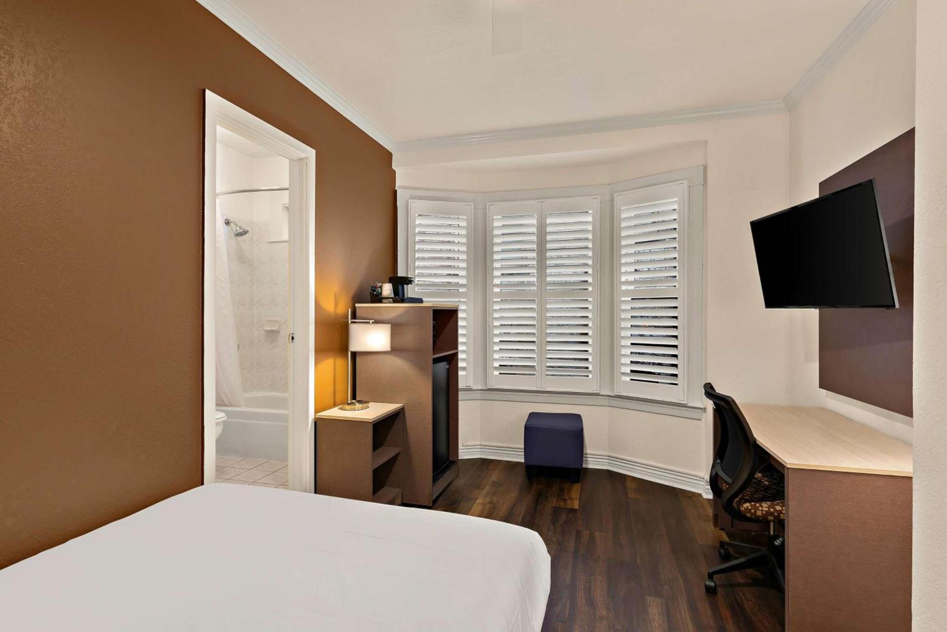 Mithila San Francisco - SureStay Collection by Best Western photo 12