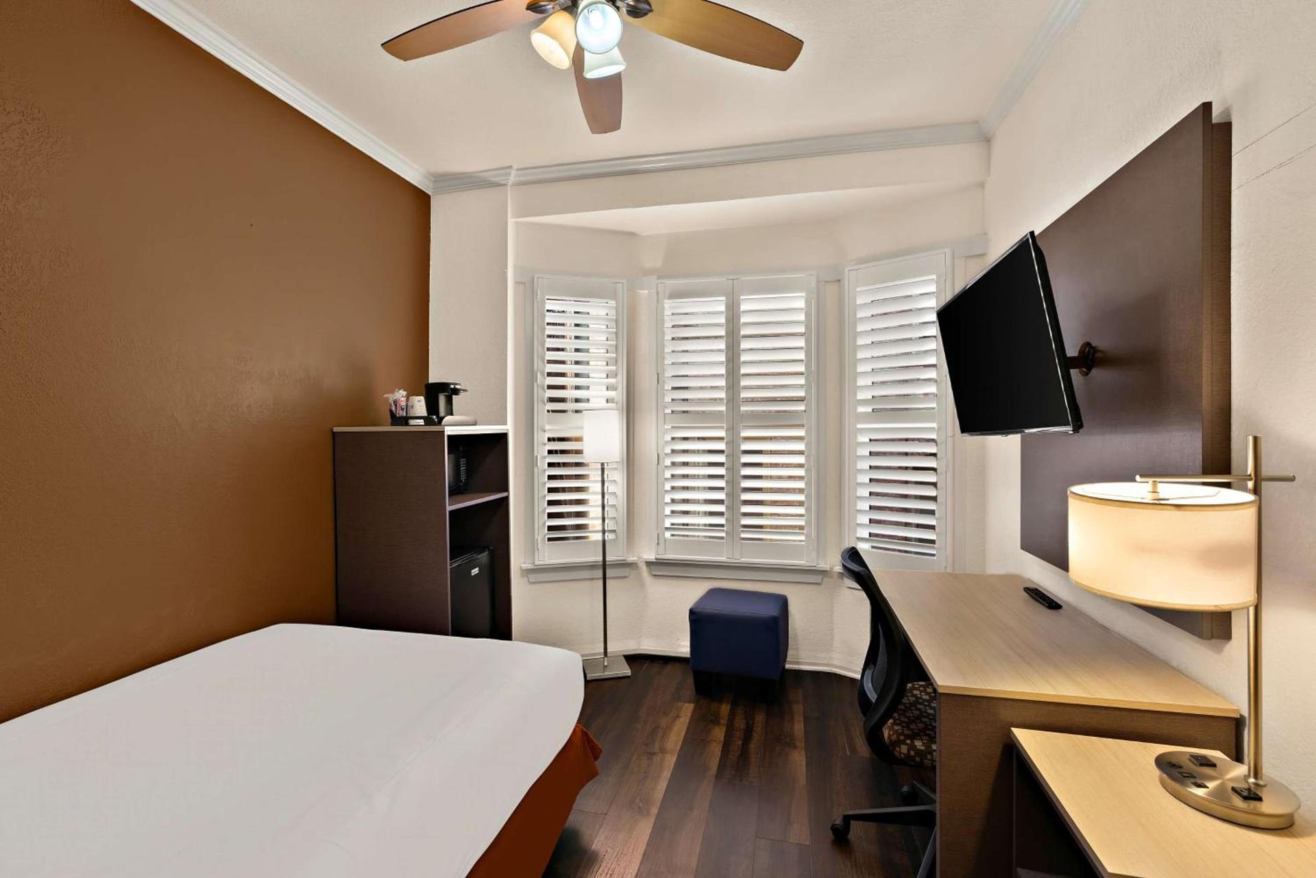 Mithila San Francisco - SureStay Collection by Best Western photo 3