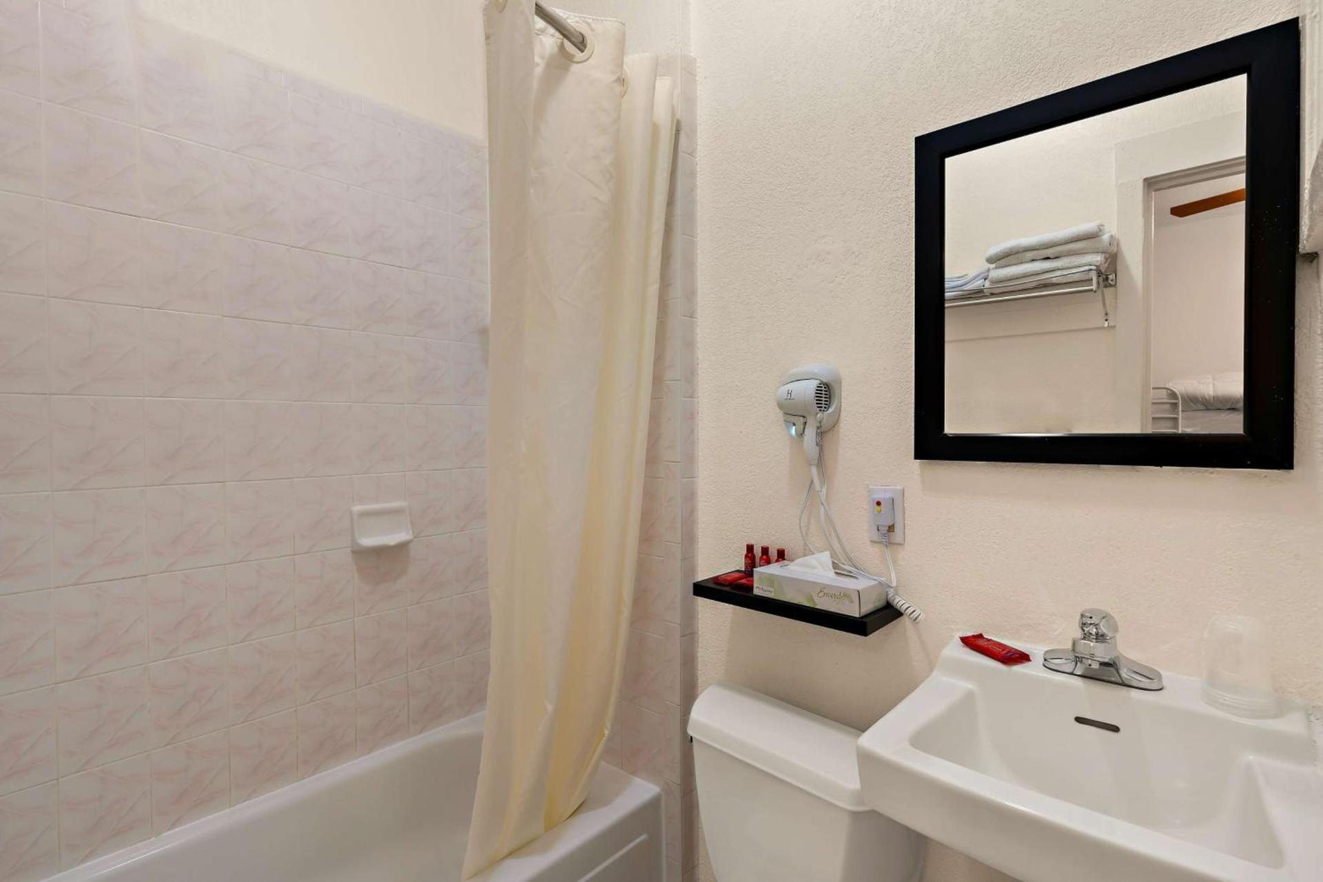 Mithila San Francisco - SureStay Collection by Best Western photo 29