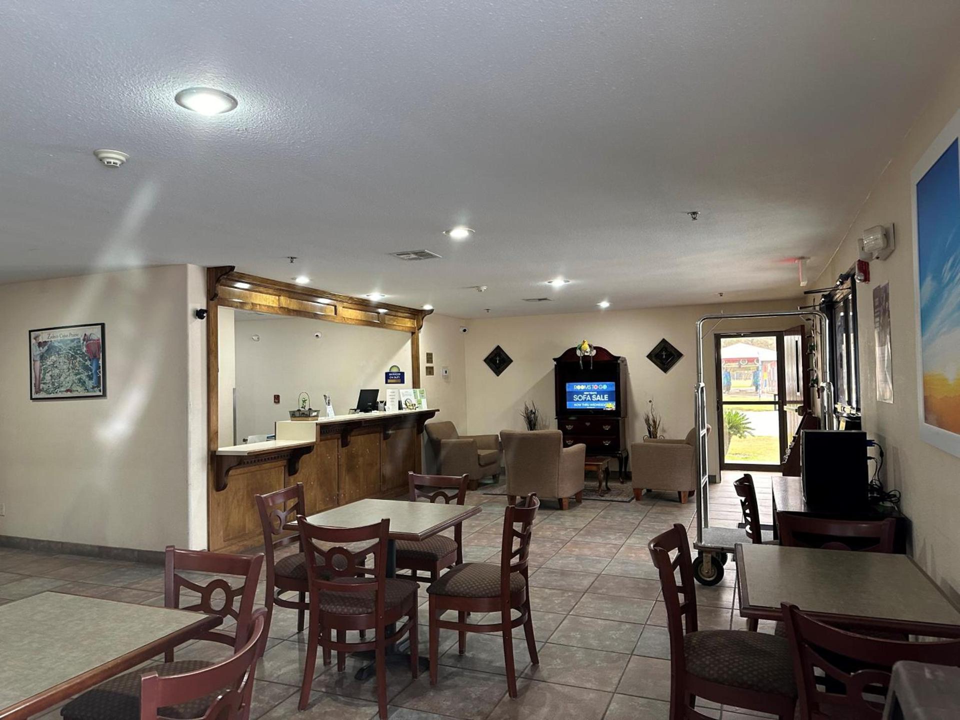 Days Inn & Suites by Wyndham Eunice photo 53